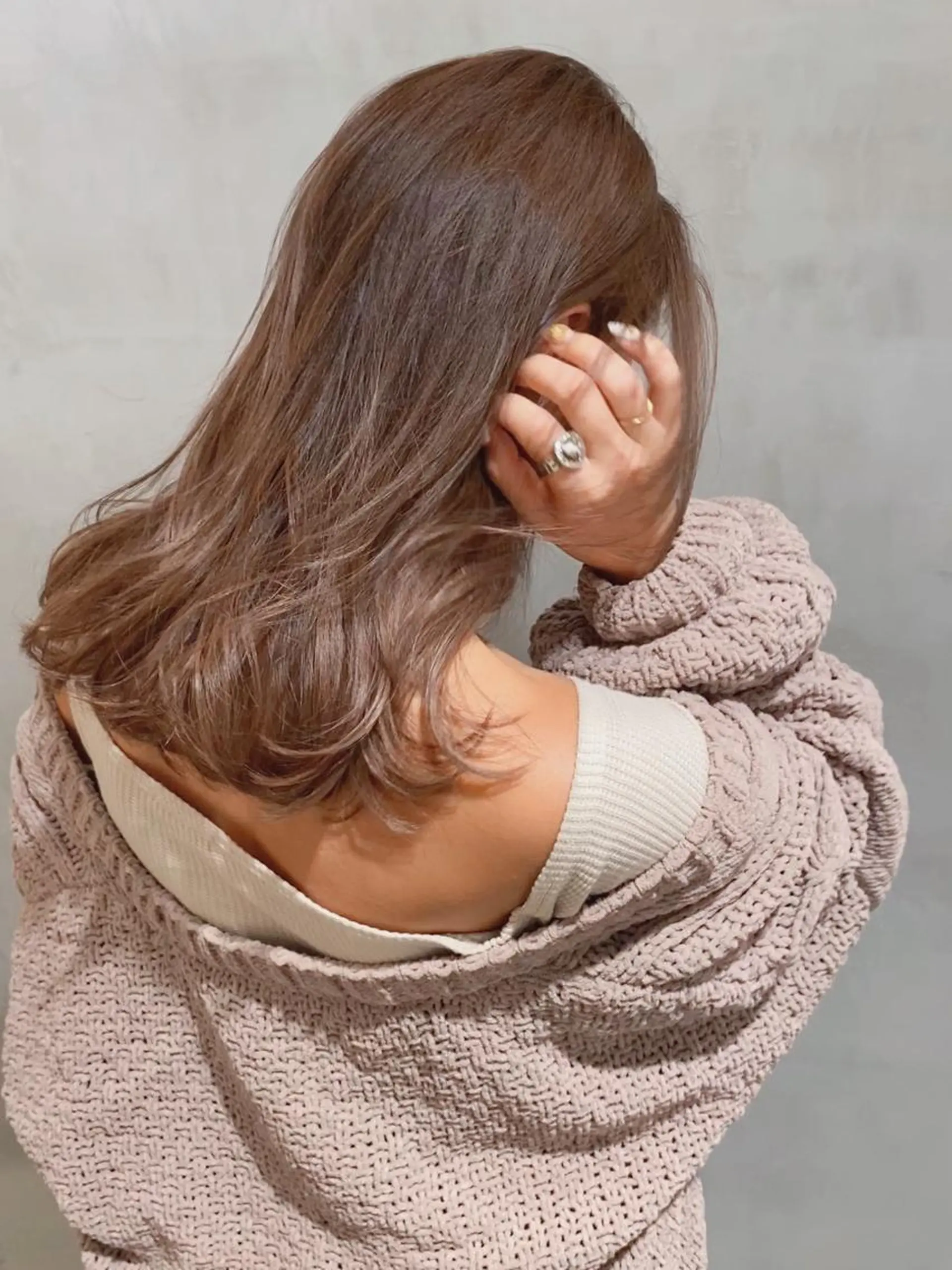 ミディアム カラー ベージュカラー カット ヘアカラー トリートメント 大西 直人のヘアスタイル