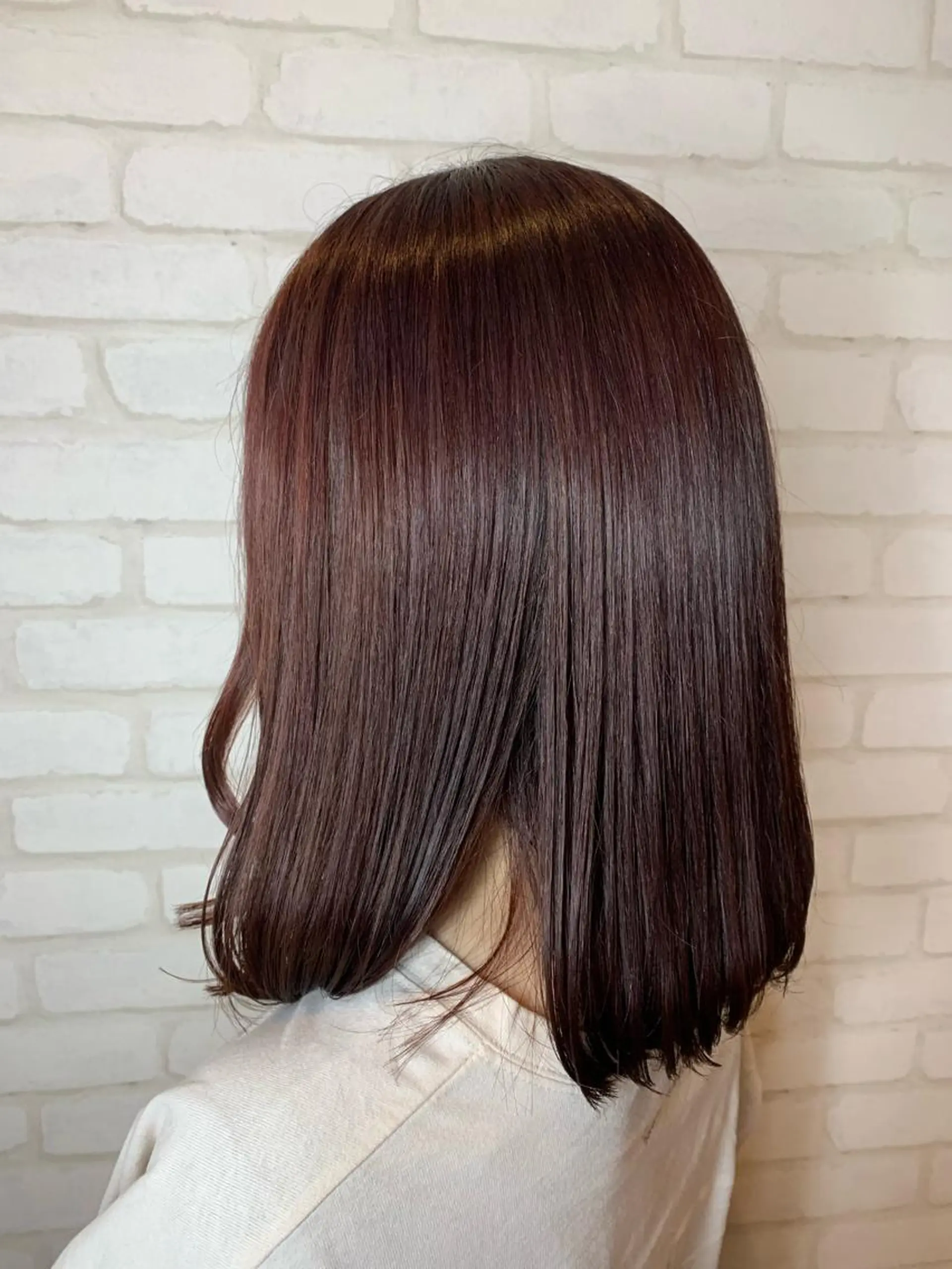 セミロング カラー ピンクカラー 秋葉 万柚子のヘアスタイル
