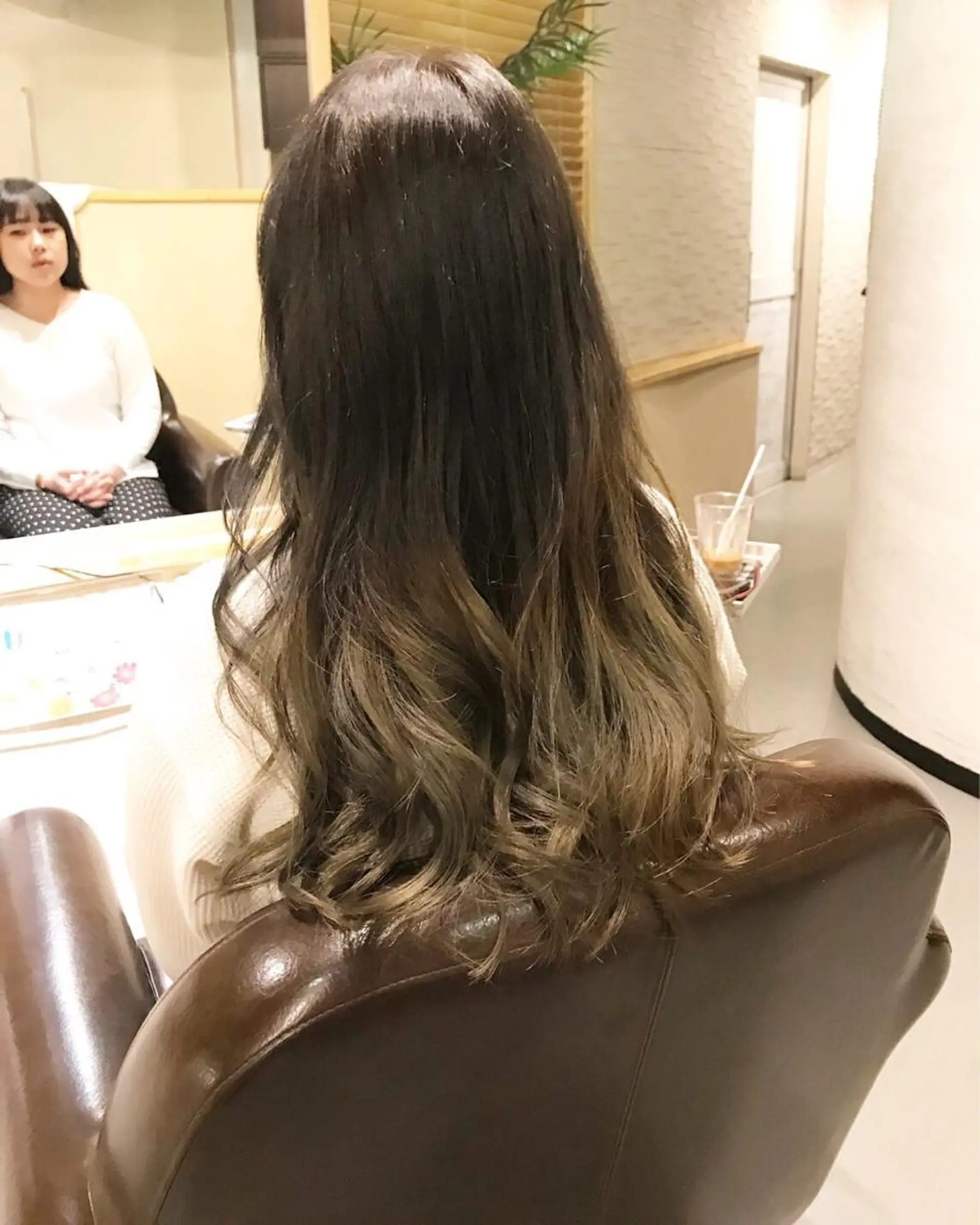 ロング カラー カット ヘアカラー トリートメント swordlief 鶴見店のヘアスタイル