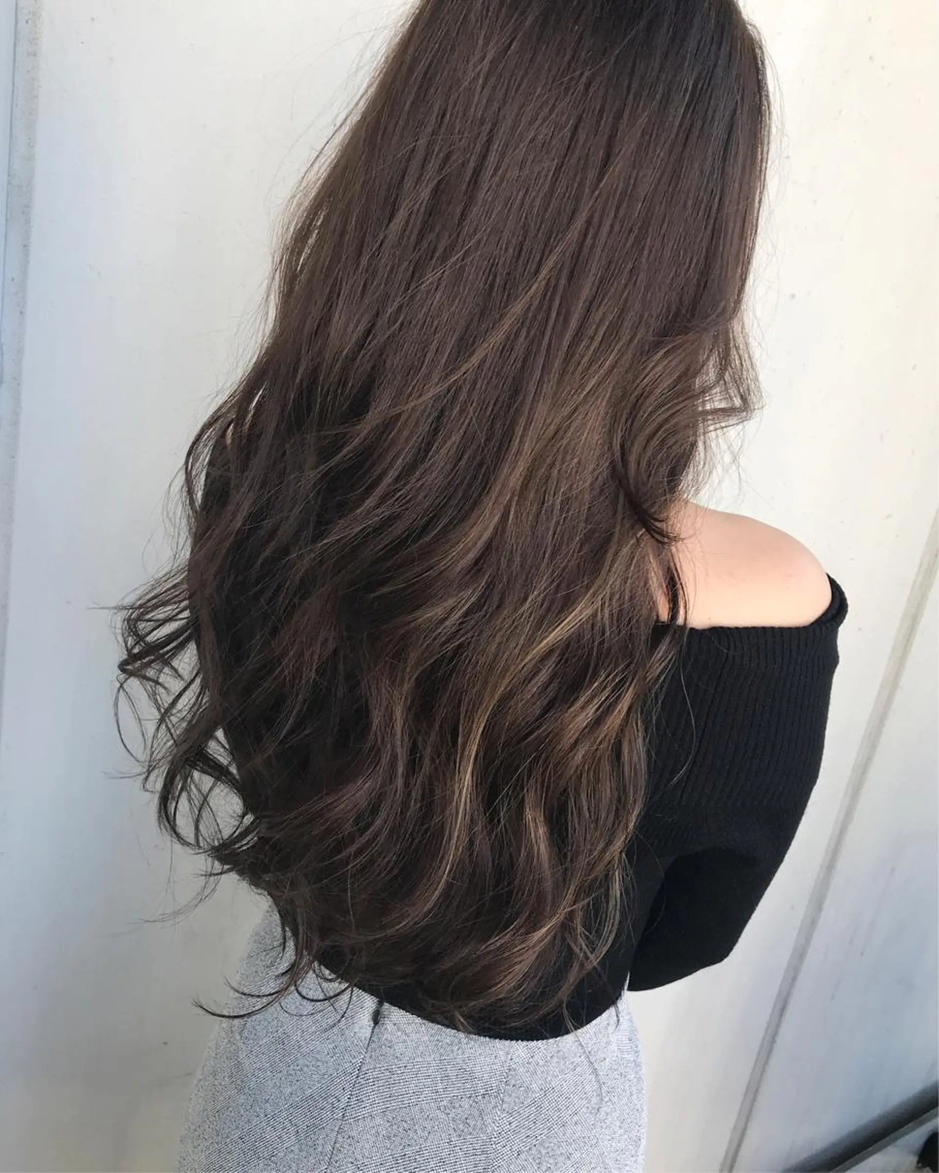 ロング カラー アッシュ アッシュブラウン ブラウンカラー ハイライトカラー ハイライト 若杉 諒のヘアスタイル