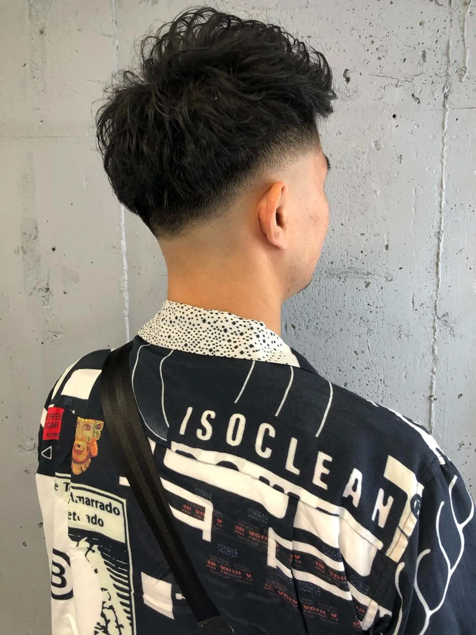 パーマ メンズ 顔まわりレイヤー デザインカットのヘアスタイル