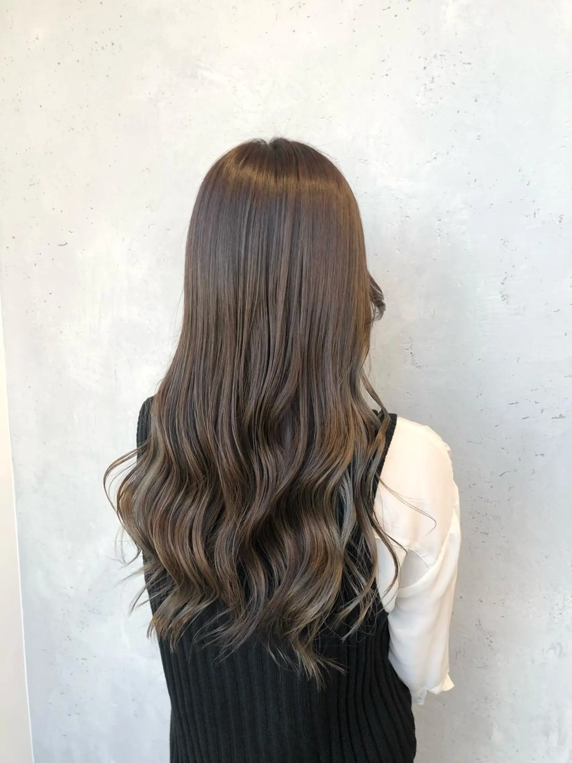 ロング カラー ヘアアレンジ ｲﾝﾅｰｶﾗｰ屋さん 🫧伊藤拓実のヘアスタイル