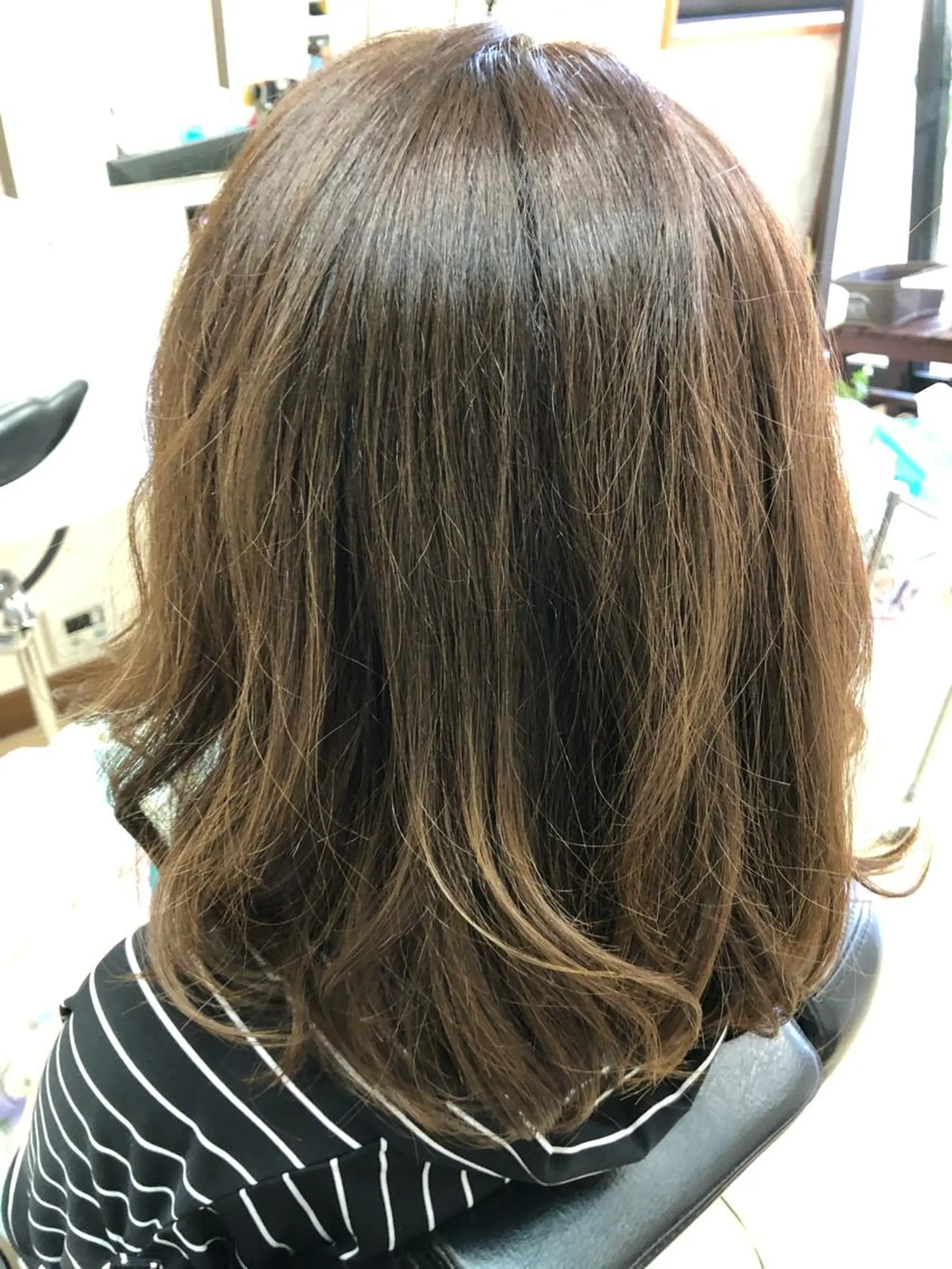 ミディアム カラー 石塚 浩のヘアスタイル