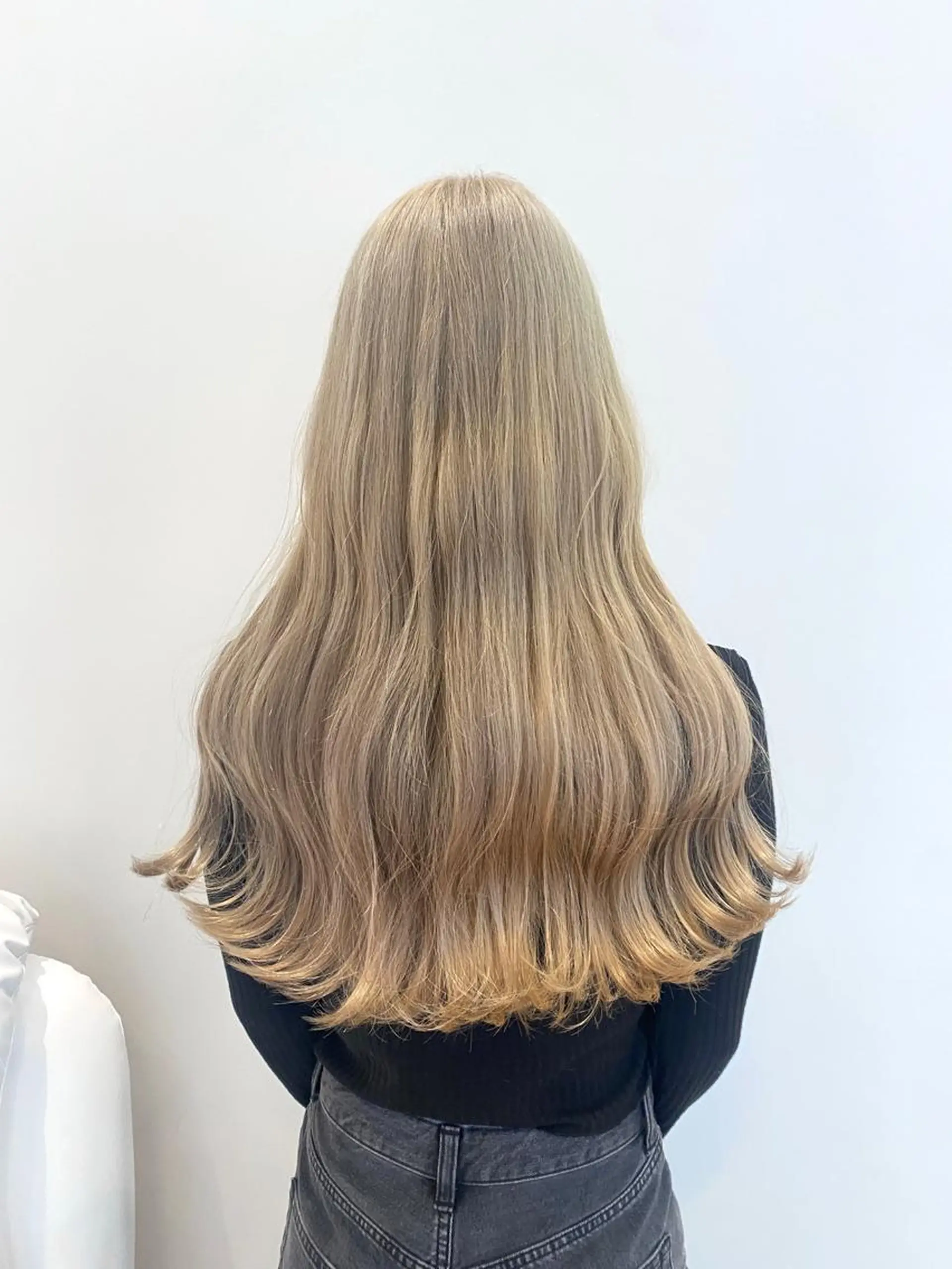 ロング カラー ヘアアレンジ ブリーチ ブロンド ホワイトブロンド 和歌山韓国ヘア🌙 MOEのヘアスタイル