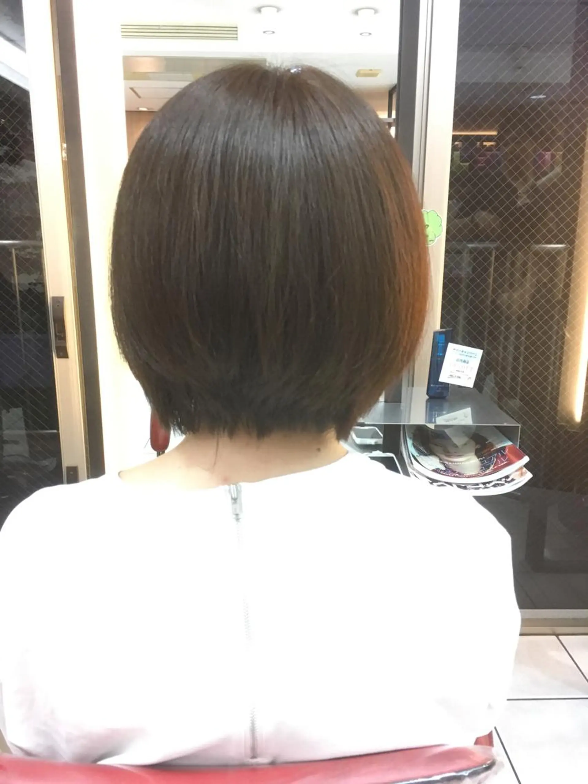 ショート カラー イルミナカラー 佐川 友里のヘアスタイル