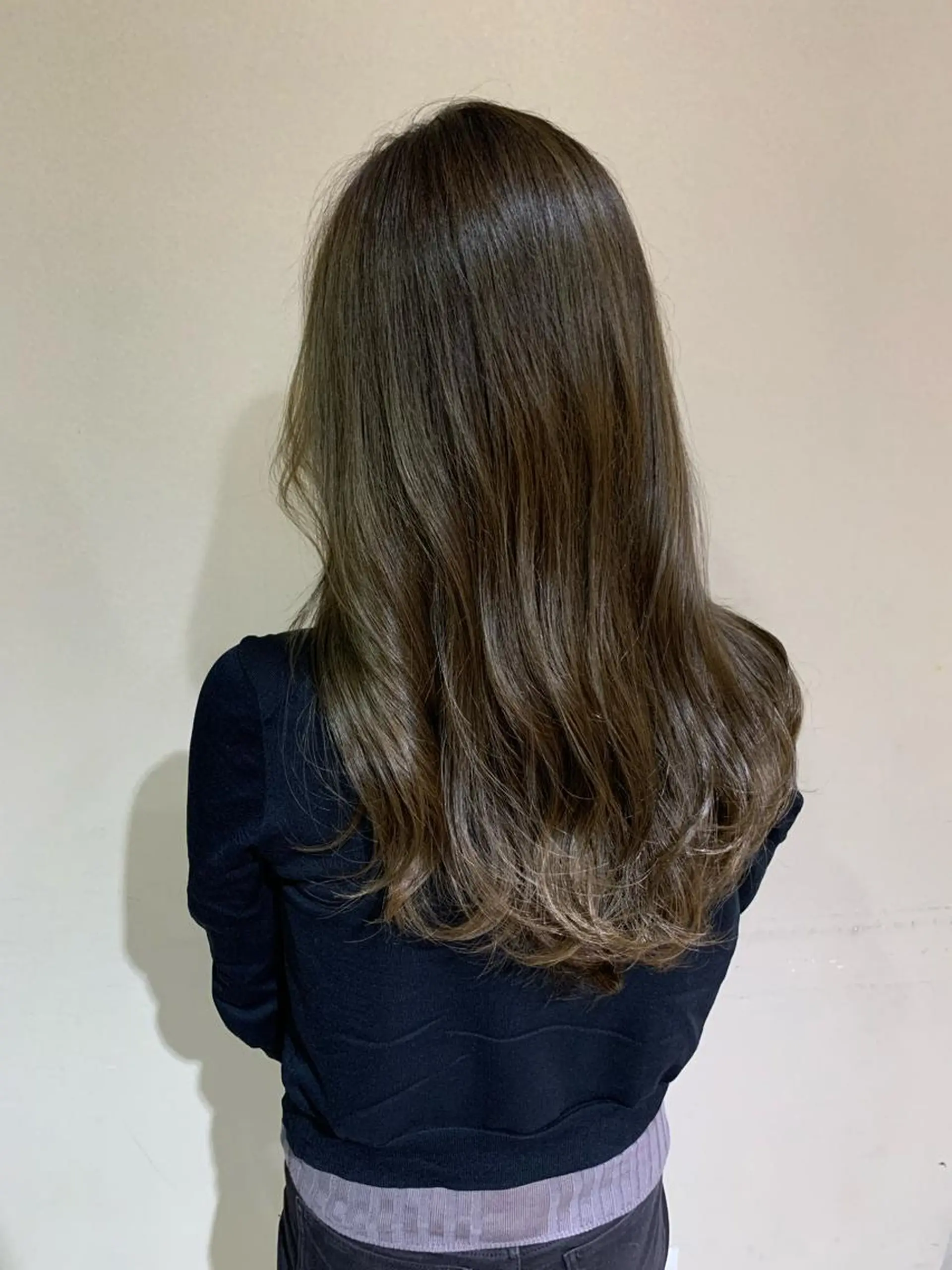 ロング カラー 平尾 樹里のヘアスタイル