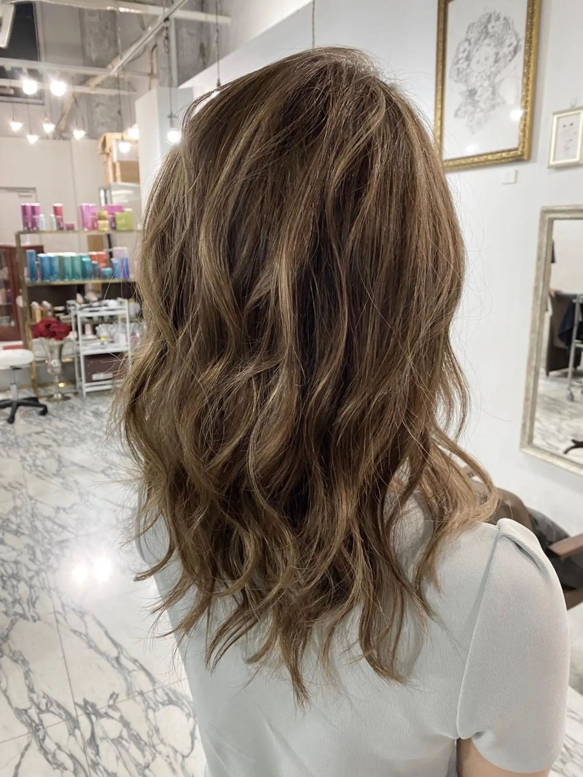 セミロング カラー 👑圧倒的カラー👑 佐々木祐希のヘアスタイル