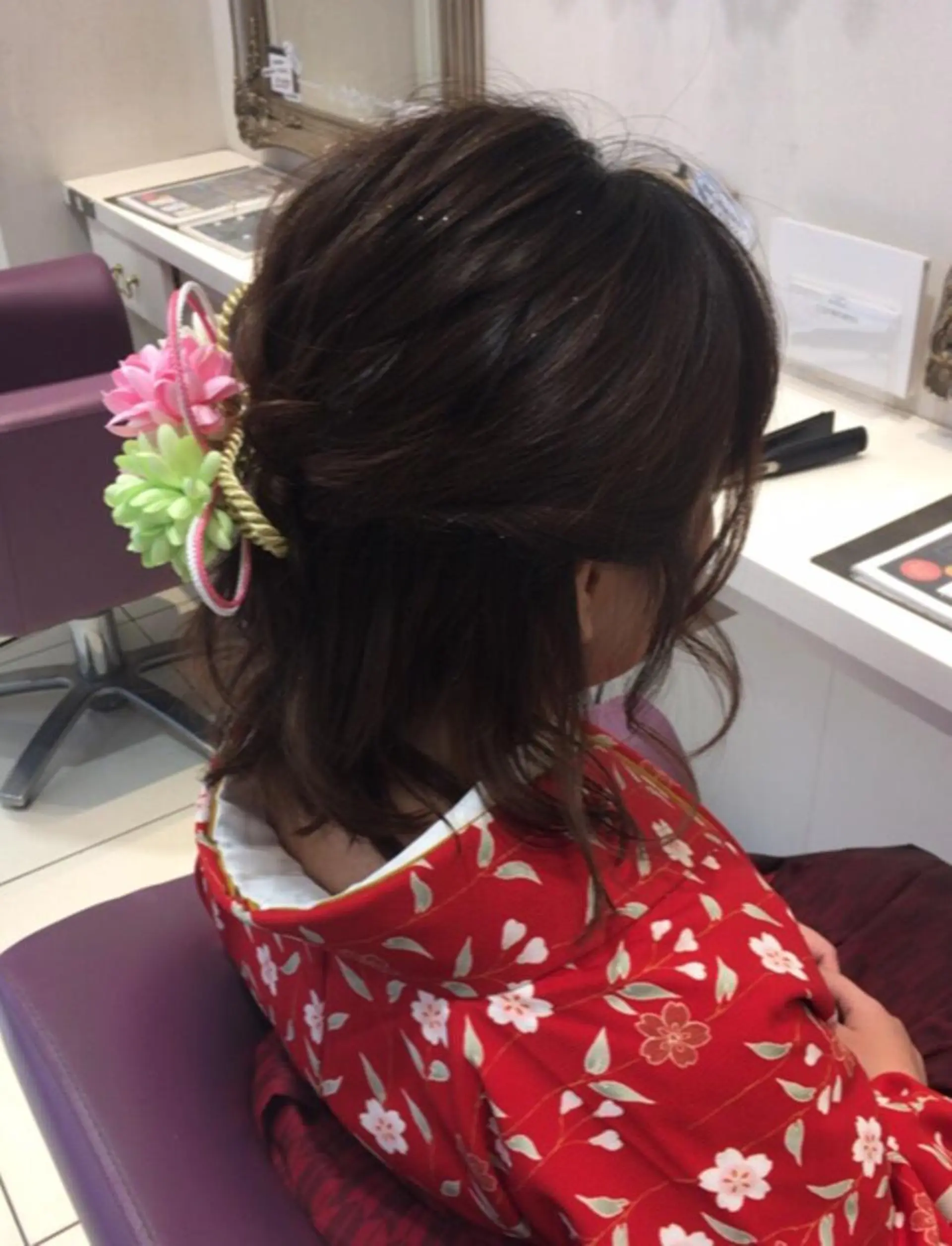 ミディアム ヘアアレンジ ハーフアップ 卒業式のヘアスタイル ヘアカラー トリートメント 農添 杏のヘアスタイル