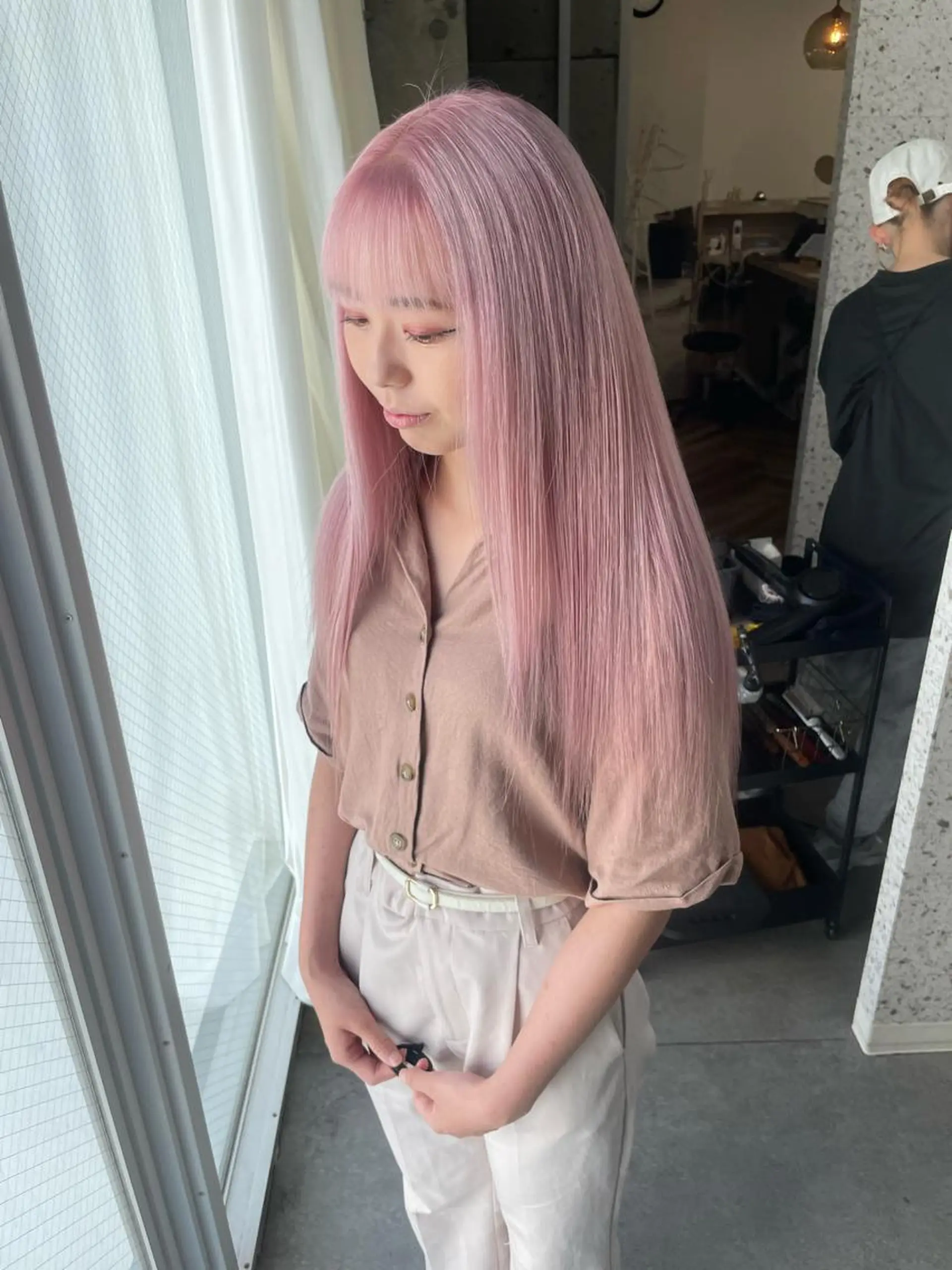 ロング 有人/バレイヤージュ /シャドールーツのヘアスタイル