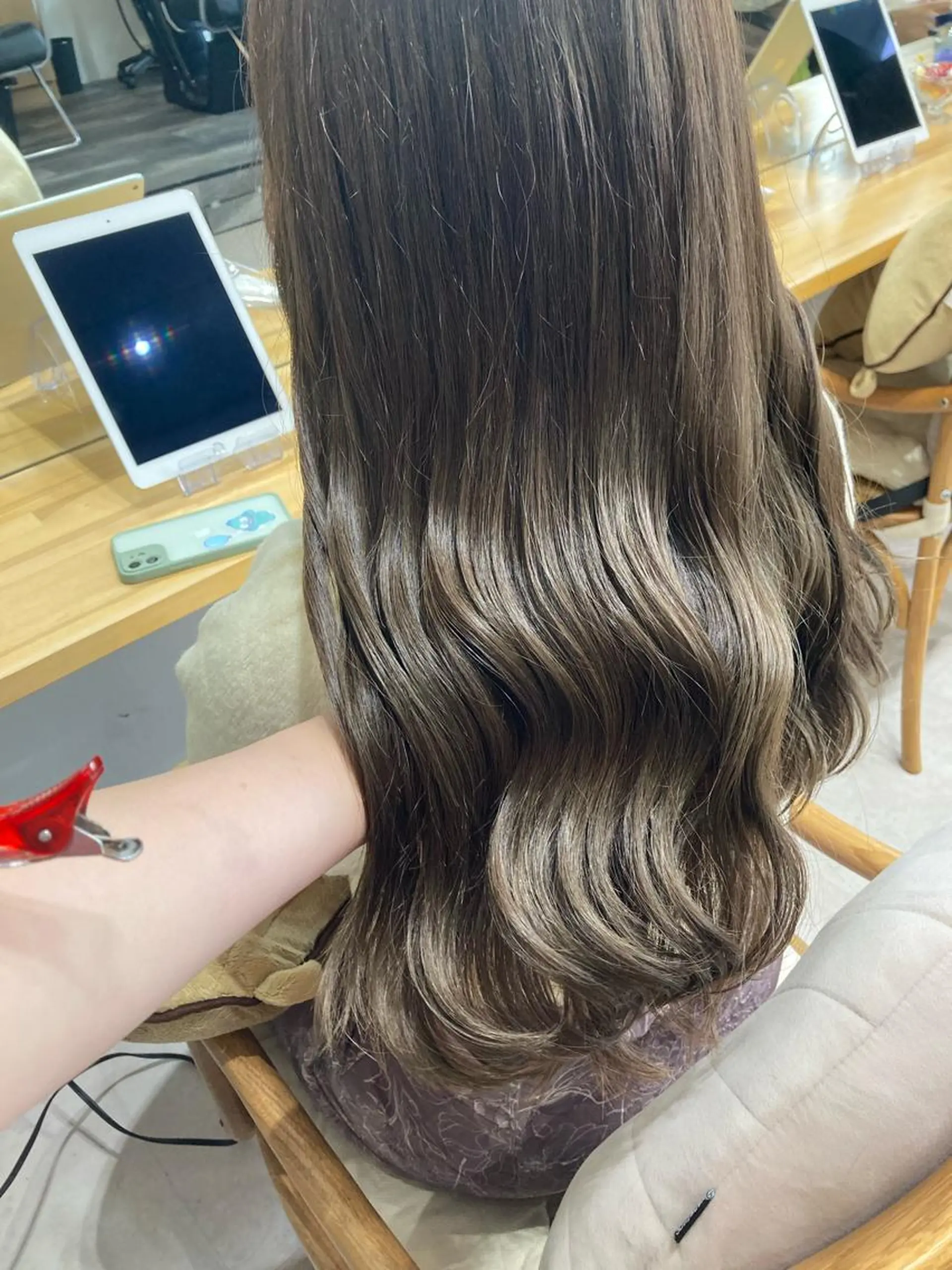 ロング ✨色持ちの良い艶 カラー✨蟹江真世のヘアスタイル