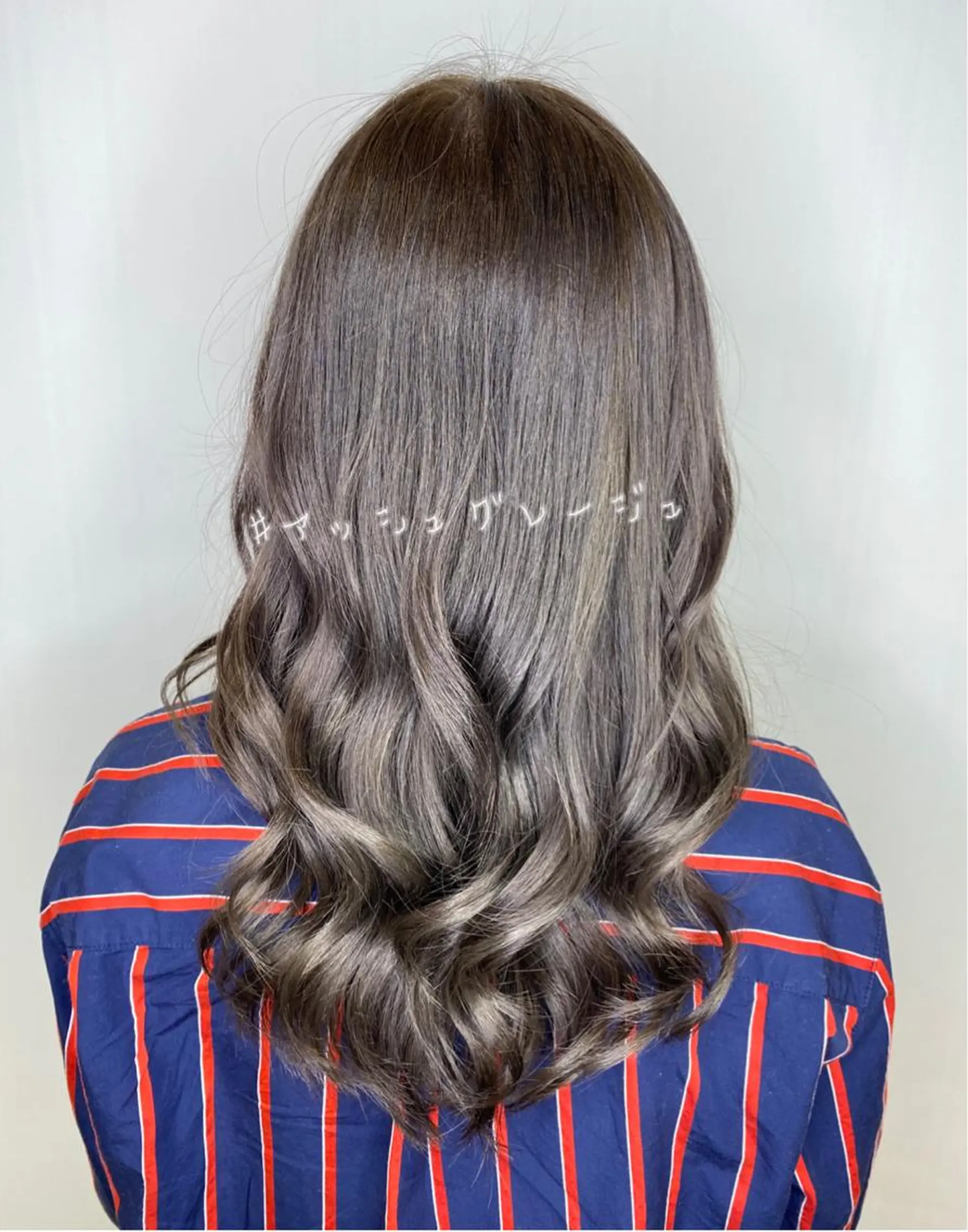 ロング カラー ヘアアレンジ ヘアカラー トリートメント 川上 麻梨阿のヘアスタイル