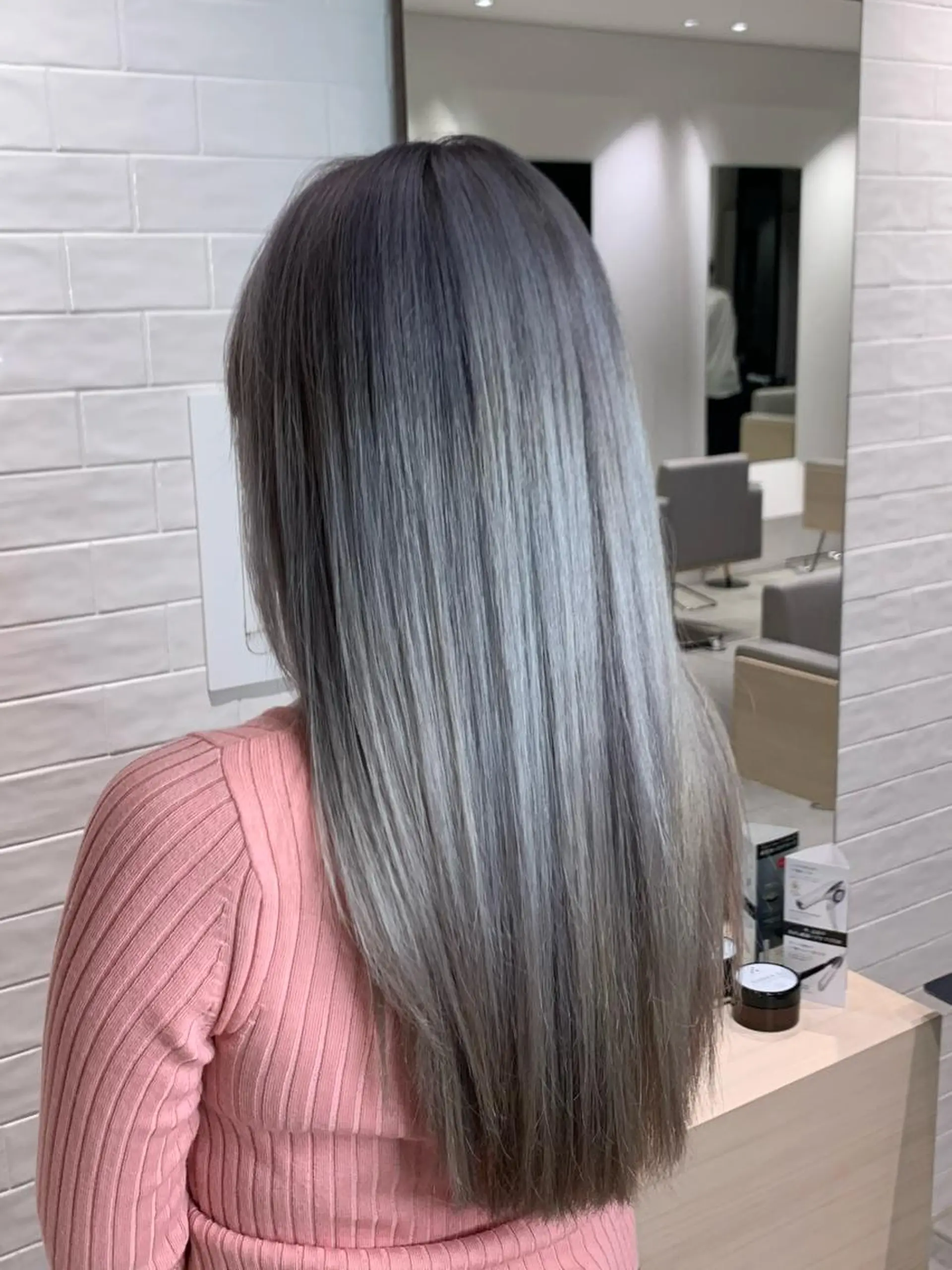 カラー 石井 潤のヘアスタイル