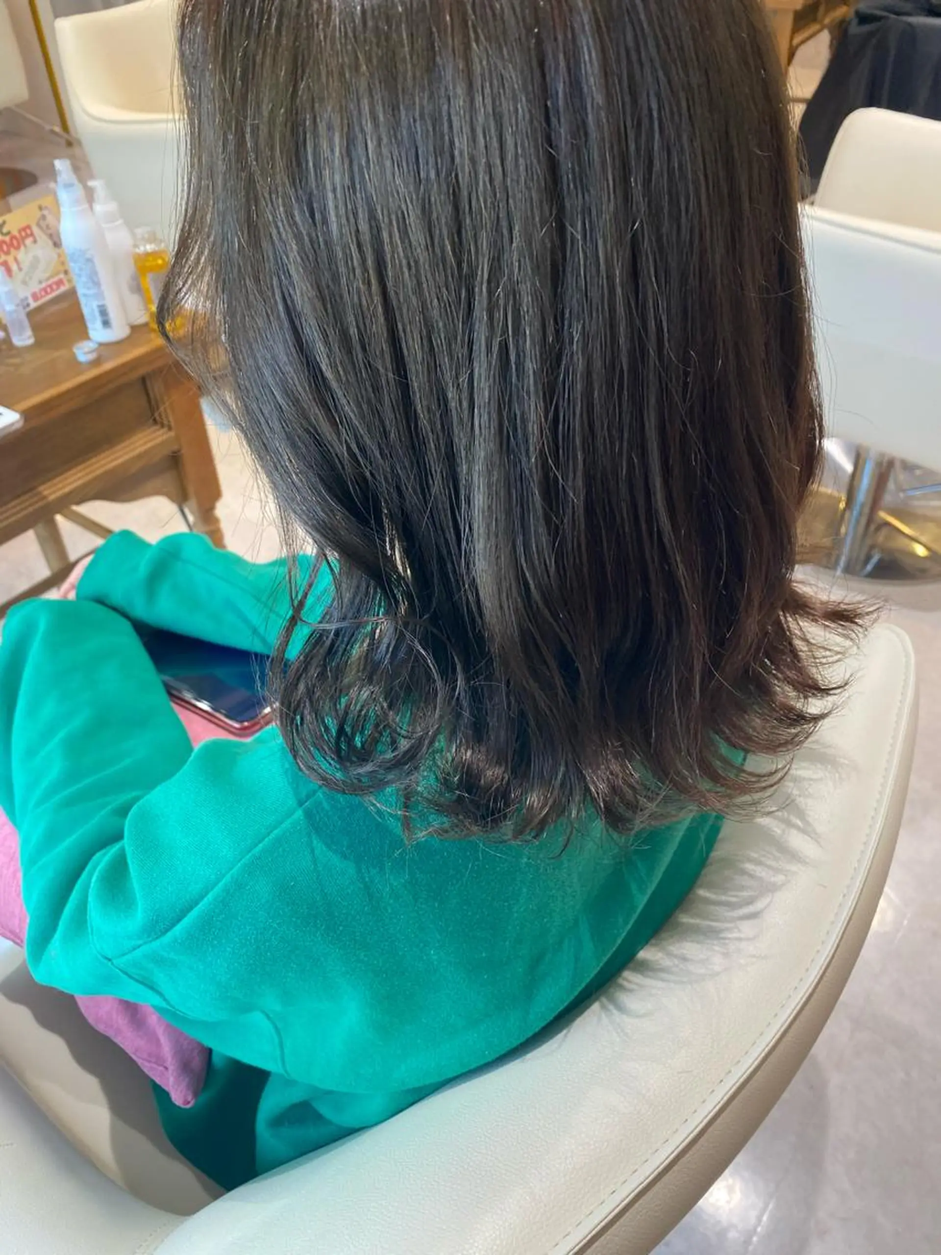 カラー ヘアカラー 梛木 唯のヘアスタイル