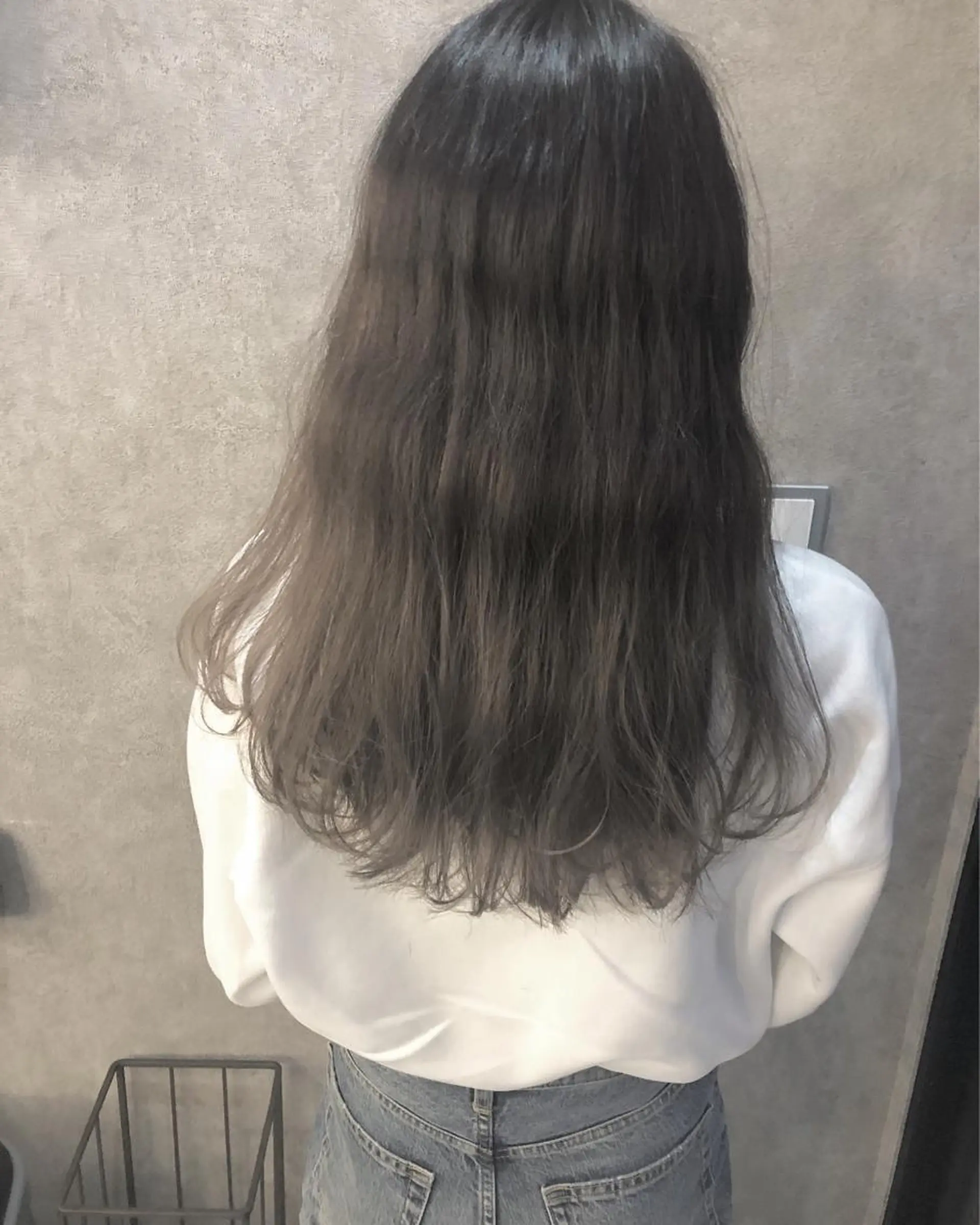 セミロング カラー 顔周りレイヤー/韓国 ブリーチminamiのヘアスタイル