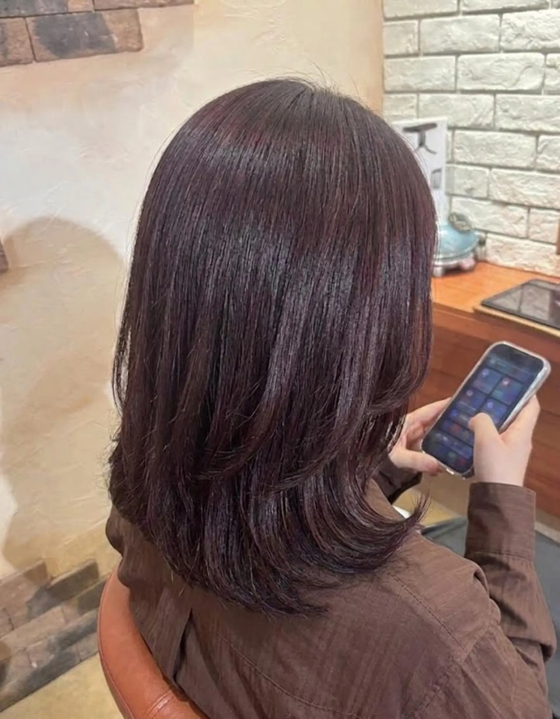 ミディアム カラー ブラウンカラー カシス 透明感カラー 顔周りカット レイヤーカット カット ヘアカラー トリートメント ヘッドスパ flencia 丸 和博｜カットのヘアスタイル