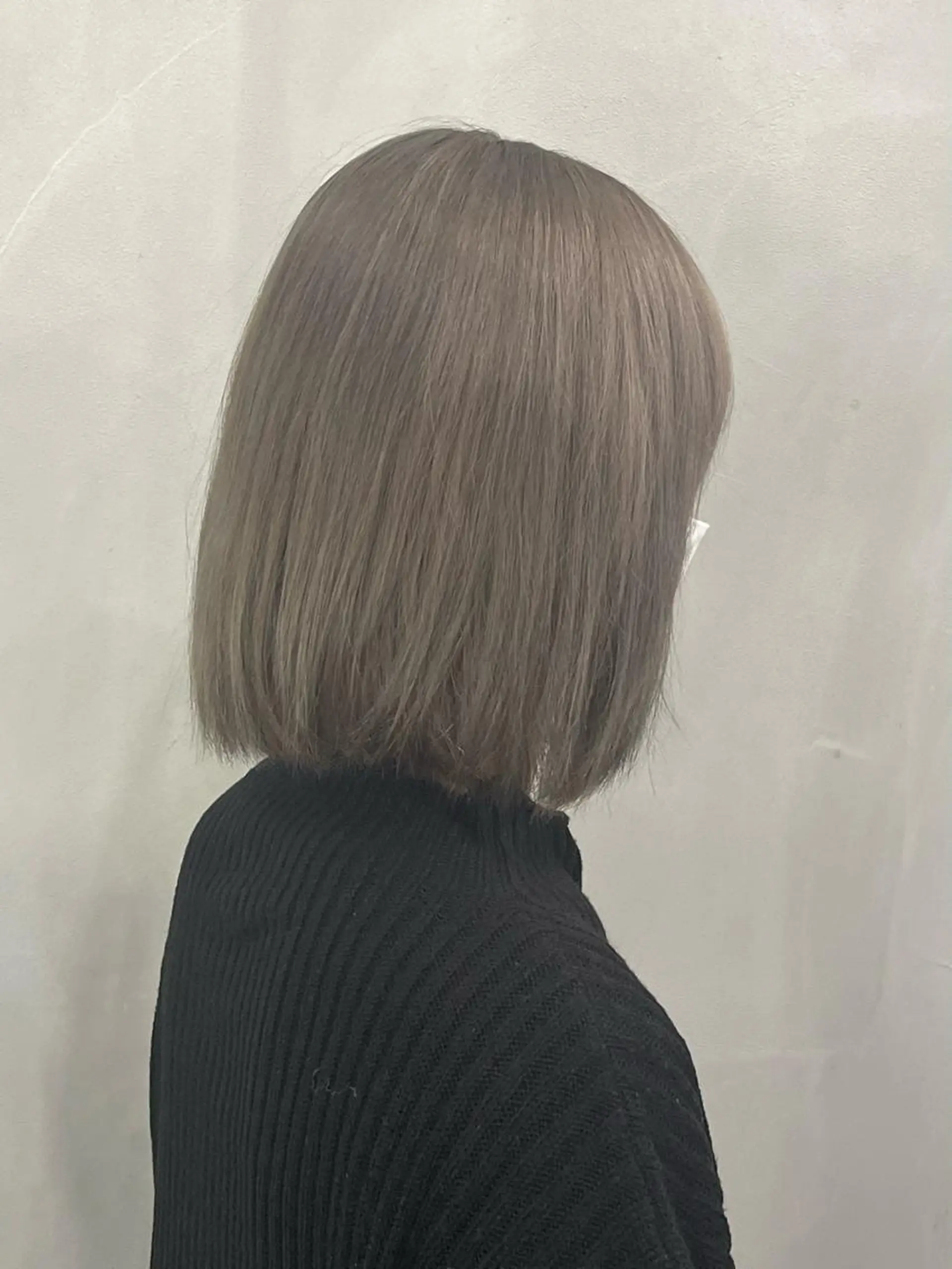カラー グレージュ とうだだいき レイヤーカットのヘアスタイル