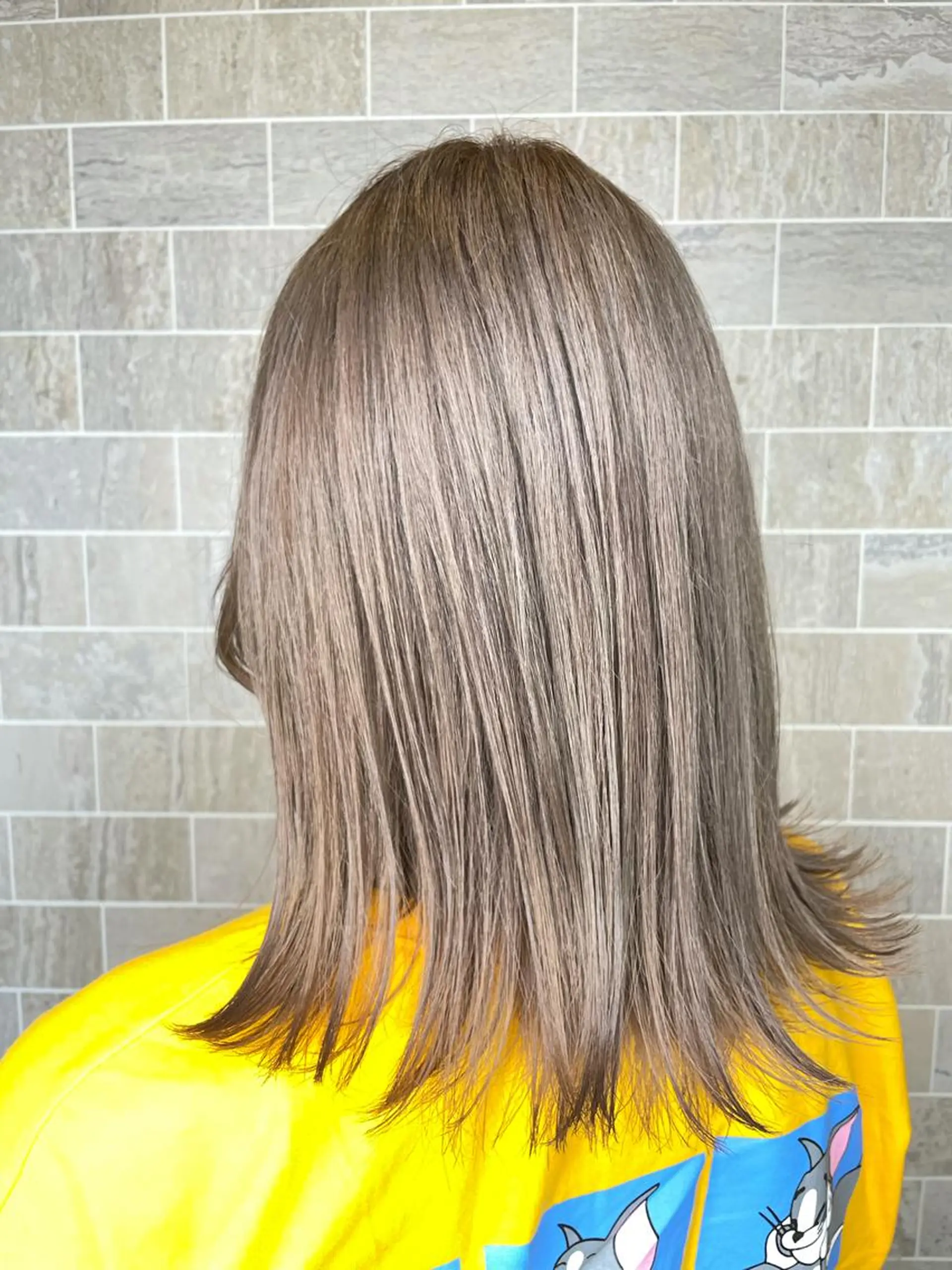 セミロング ヘアカラー ブリーチ毛矯正.髪質 改善.髪にドラマをのヘアスタイル