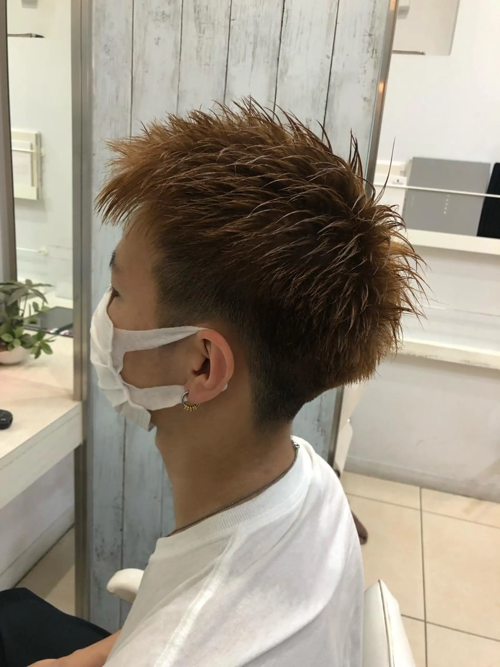 ショート パーマ メンズ メンズブリーチ 髪質改善× 白髪ぼかし溝江のヘアスタイル