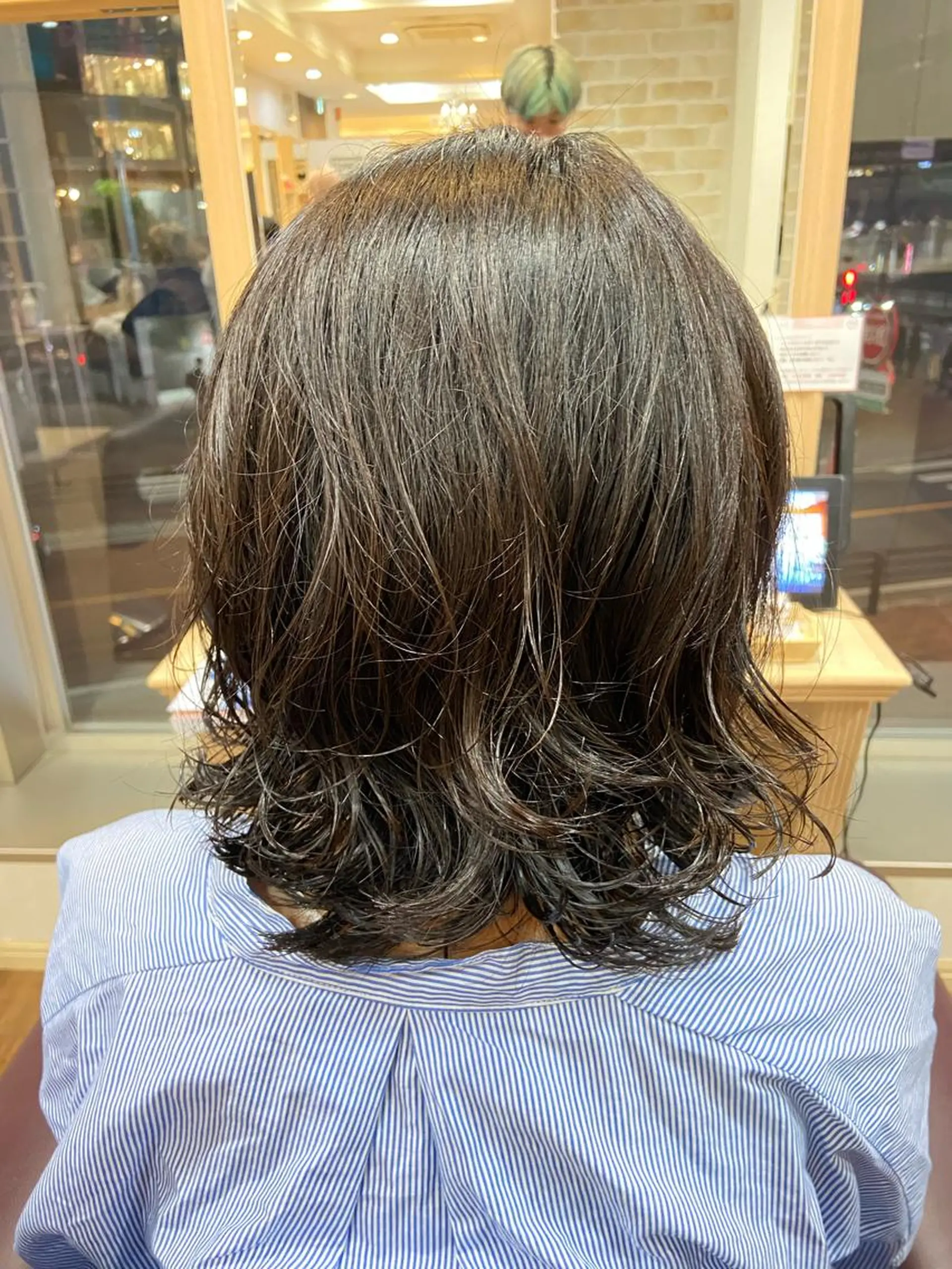 ミディアム コバヤシ ユウスケのヘアスタイル