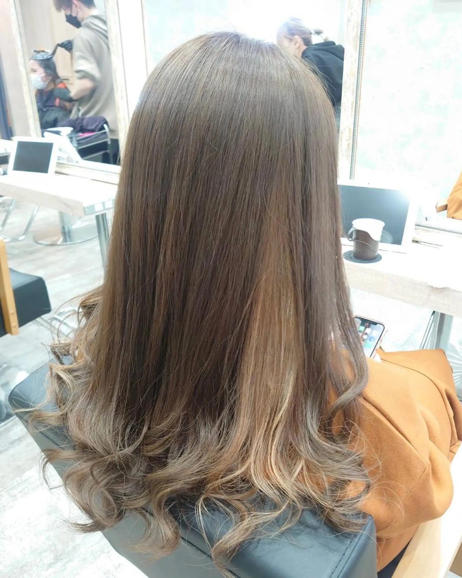 セミロング カラー 🍑🧋ハイトーン 暖色カラーlucaのヘアスタイル