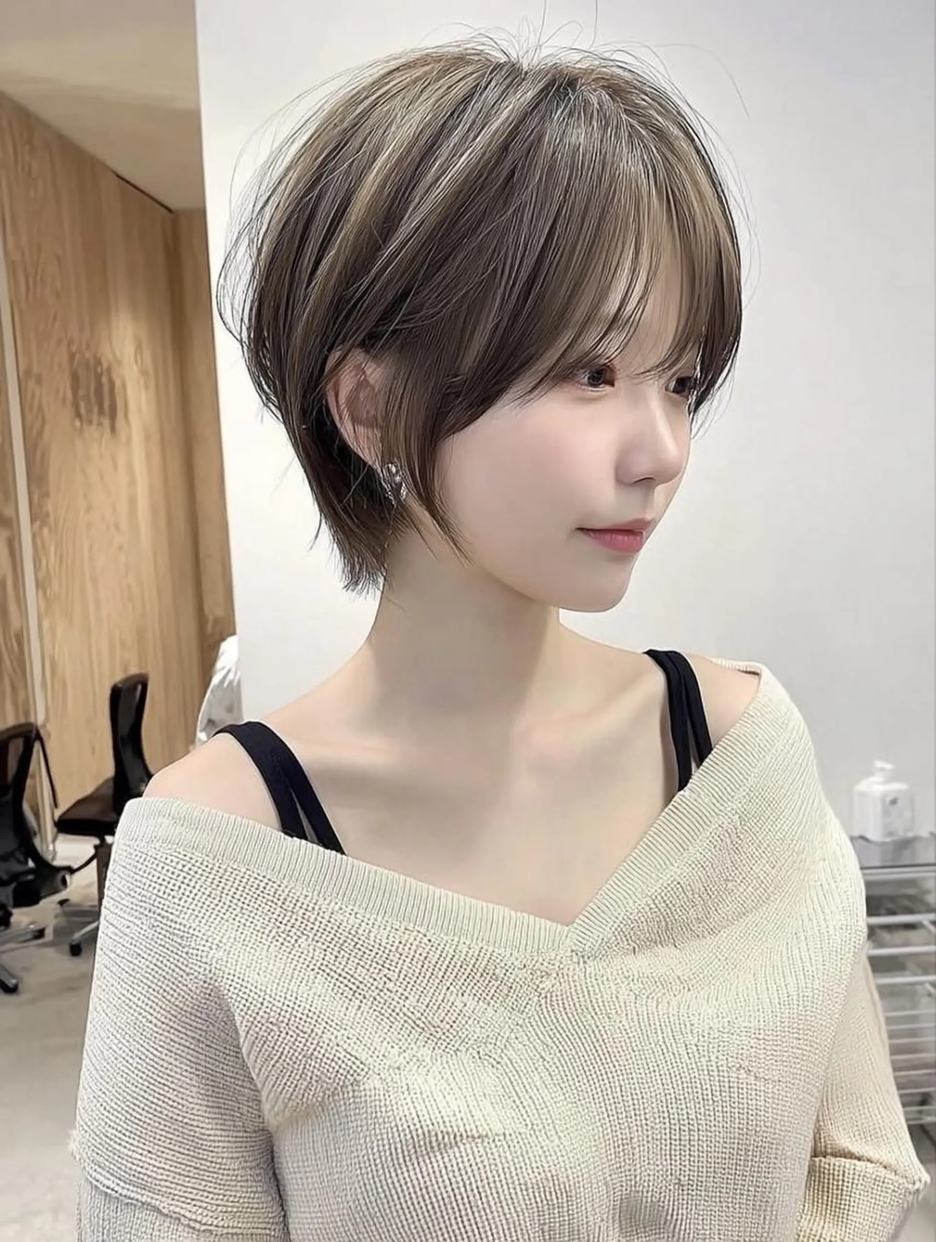 セミロング ヘアアレンジ セミロングパーマ ボブ 髪質改善 似合わせカット 縮毛矯正 カット ヘアカラー レイヤー/Wカラー /マッキーのヘアスタイル