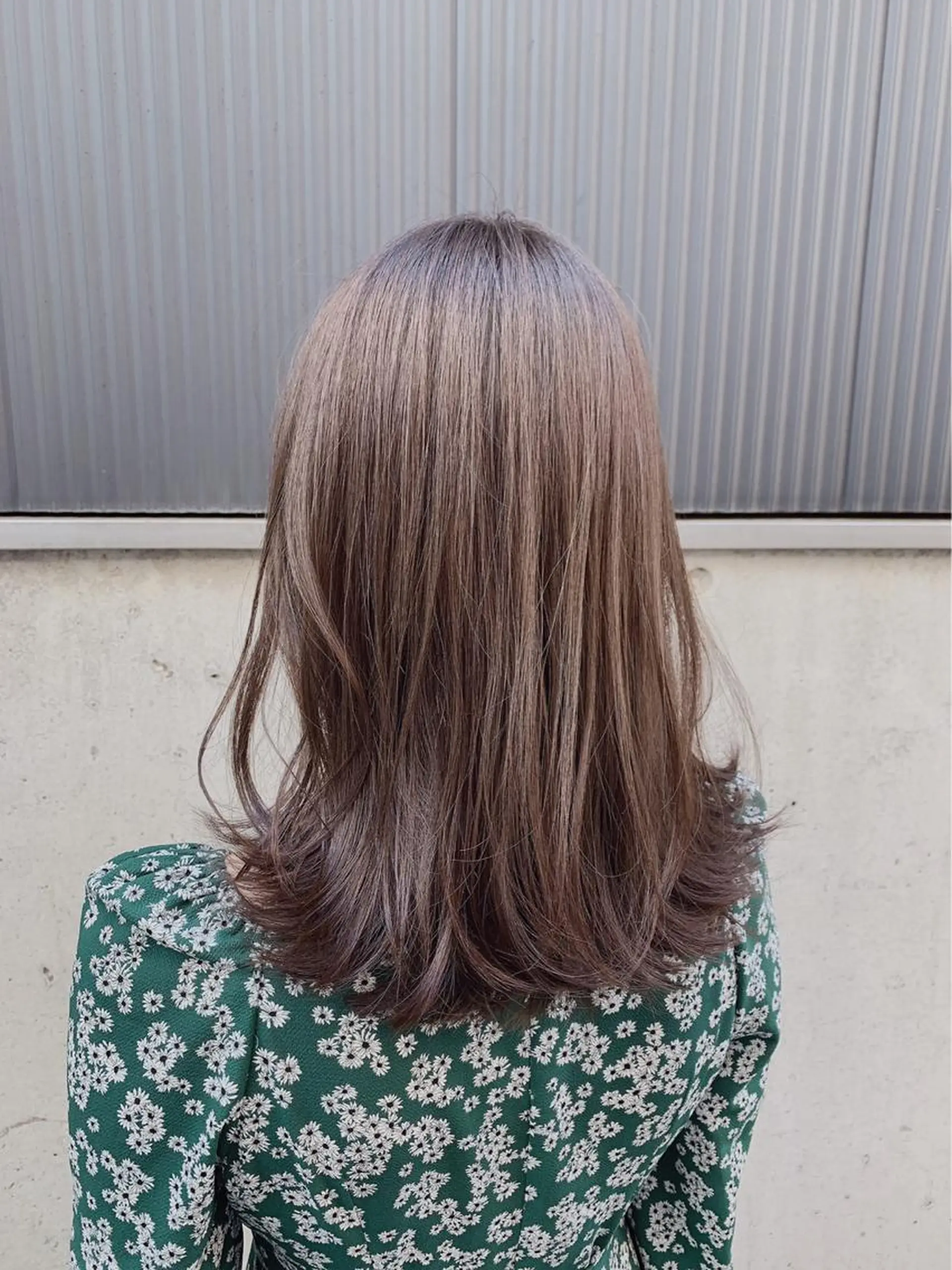 セミロング 勝沼 佑季のヘアスタイル