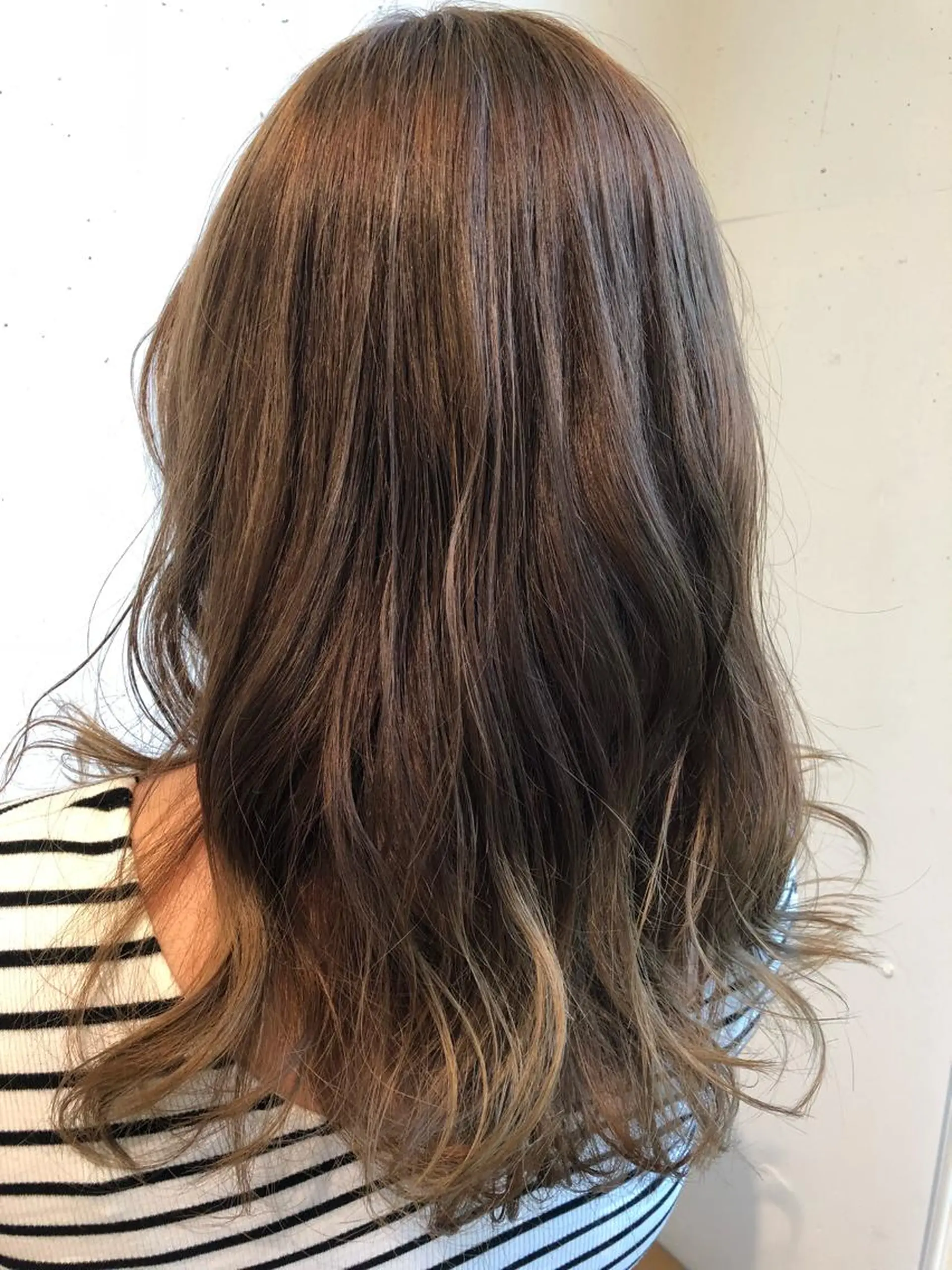 ロング カラー グラデーションカラー 山形 光輪子のヘアスタイル