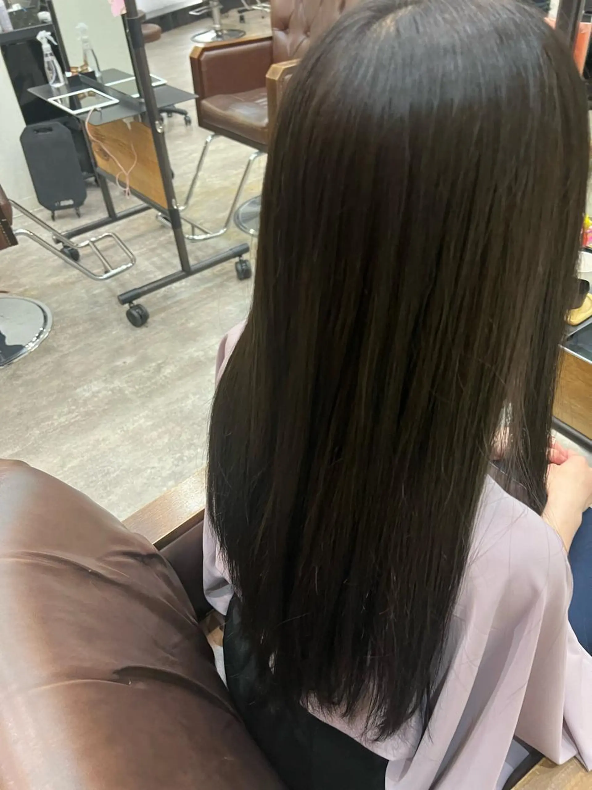 ロング カラー 黒髪 グレーブラック トリートメント 🦋.*˚オタク美容 師アキバノノカ🦋のヘアスタイル