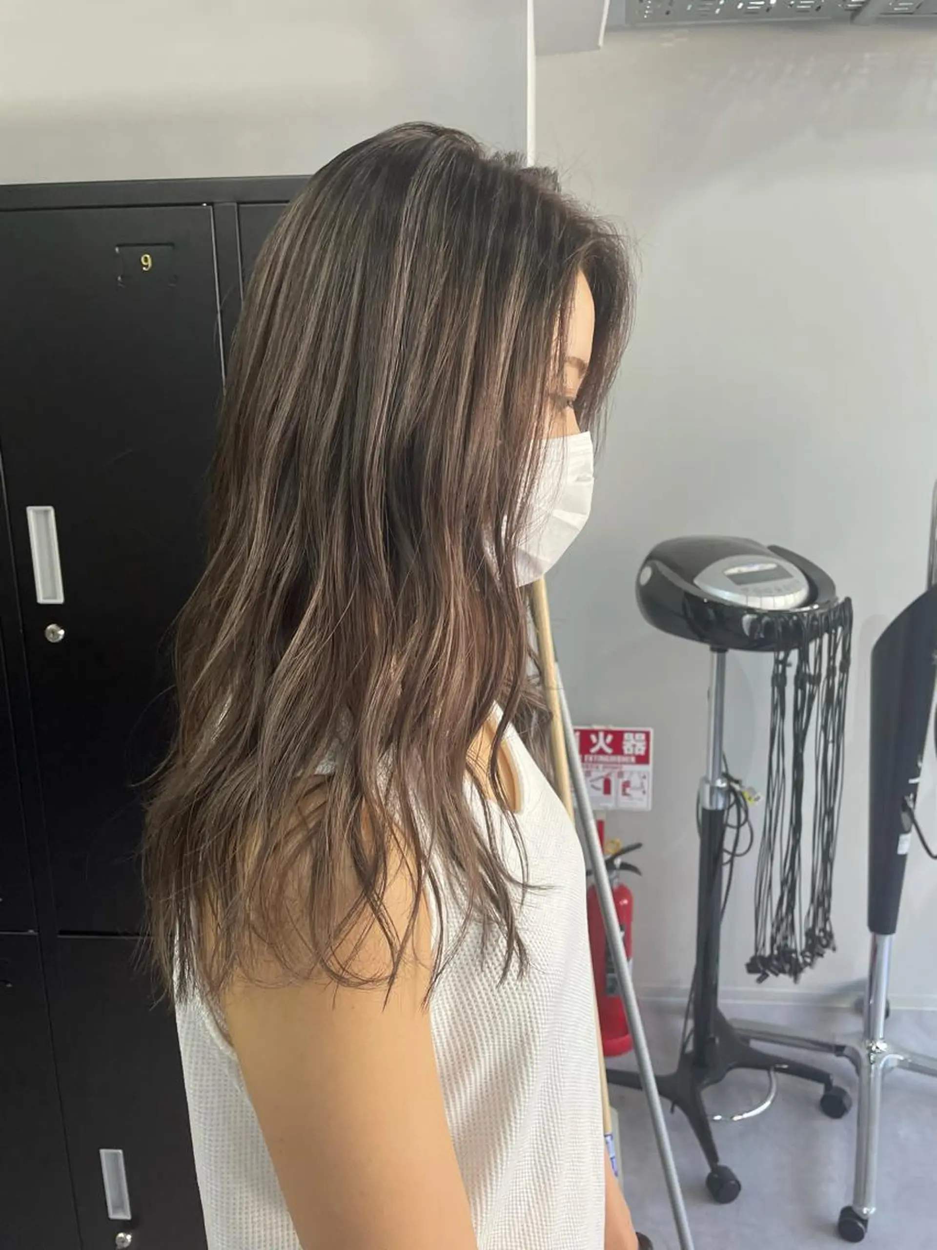 ミディアム カラー ハイライトカラー ハイライト ヘアカラー トリートメント 西村あきや トレンド韓国ヘアのヘアスタイル