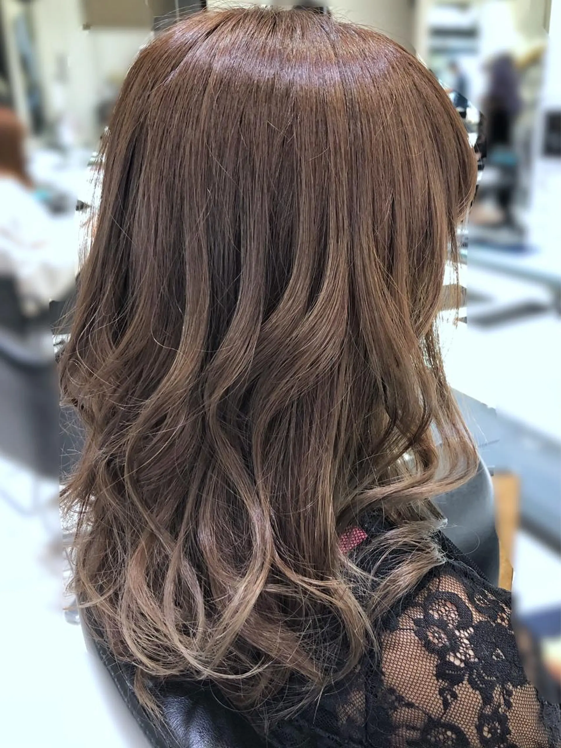セミロング カラー ハイトーンカラー イルミナカラー ✨髪質改善✨ 田西　基彦のヘアスタイル