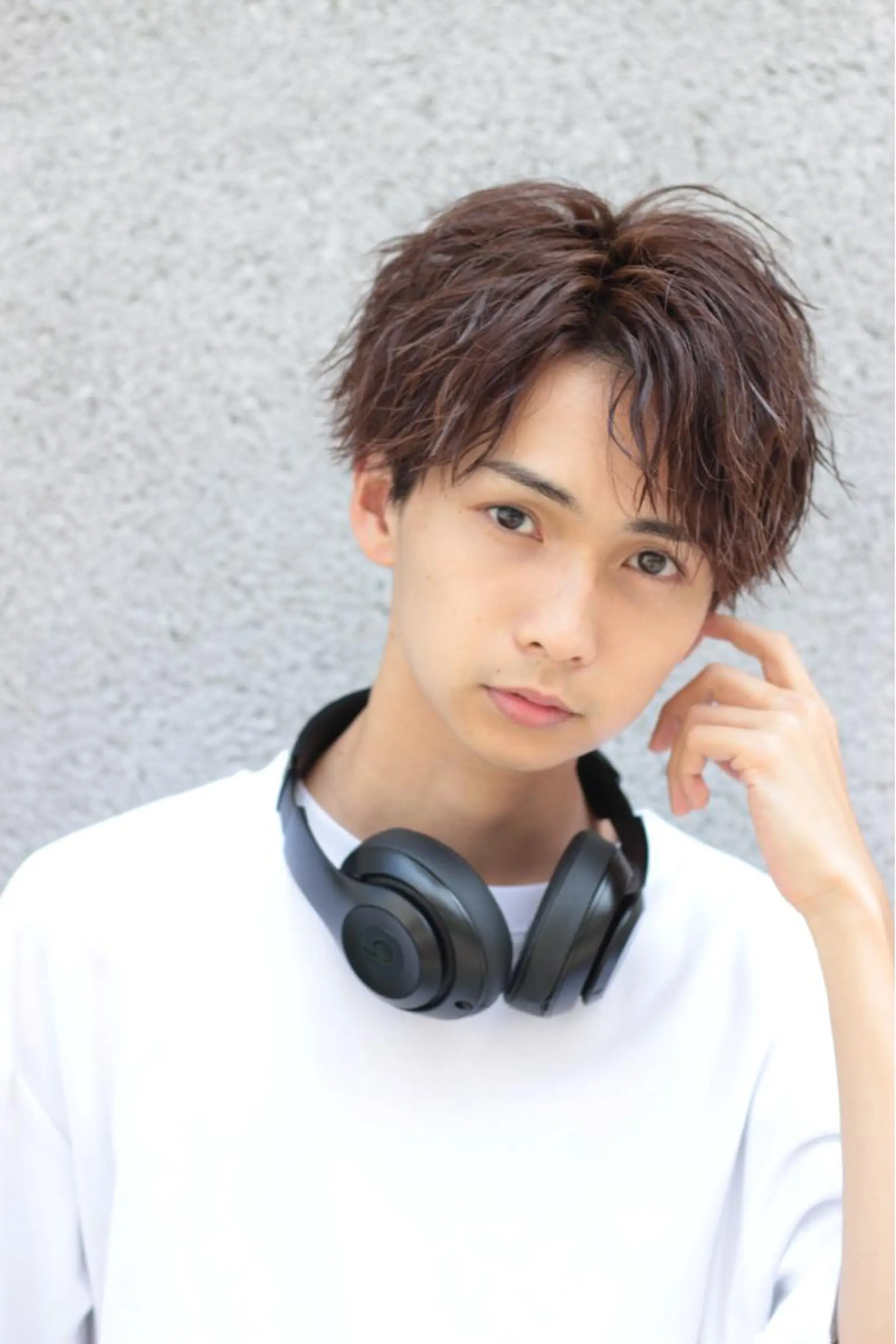 ショート カラー パーマ ヘアアレンジ メンズ アイブロウ センターパート マッシュウルフ マッシュ メンズパーマ メンズツイストパーマ カット パーマ トリートメント ヘッドスパ ヘアセット スパイキー/フェザー /波巻き/かいとのヘアスタイル