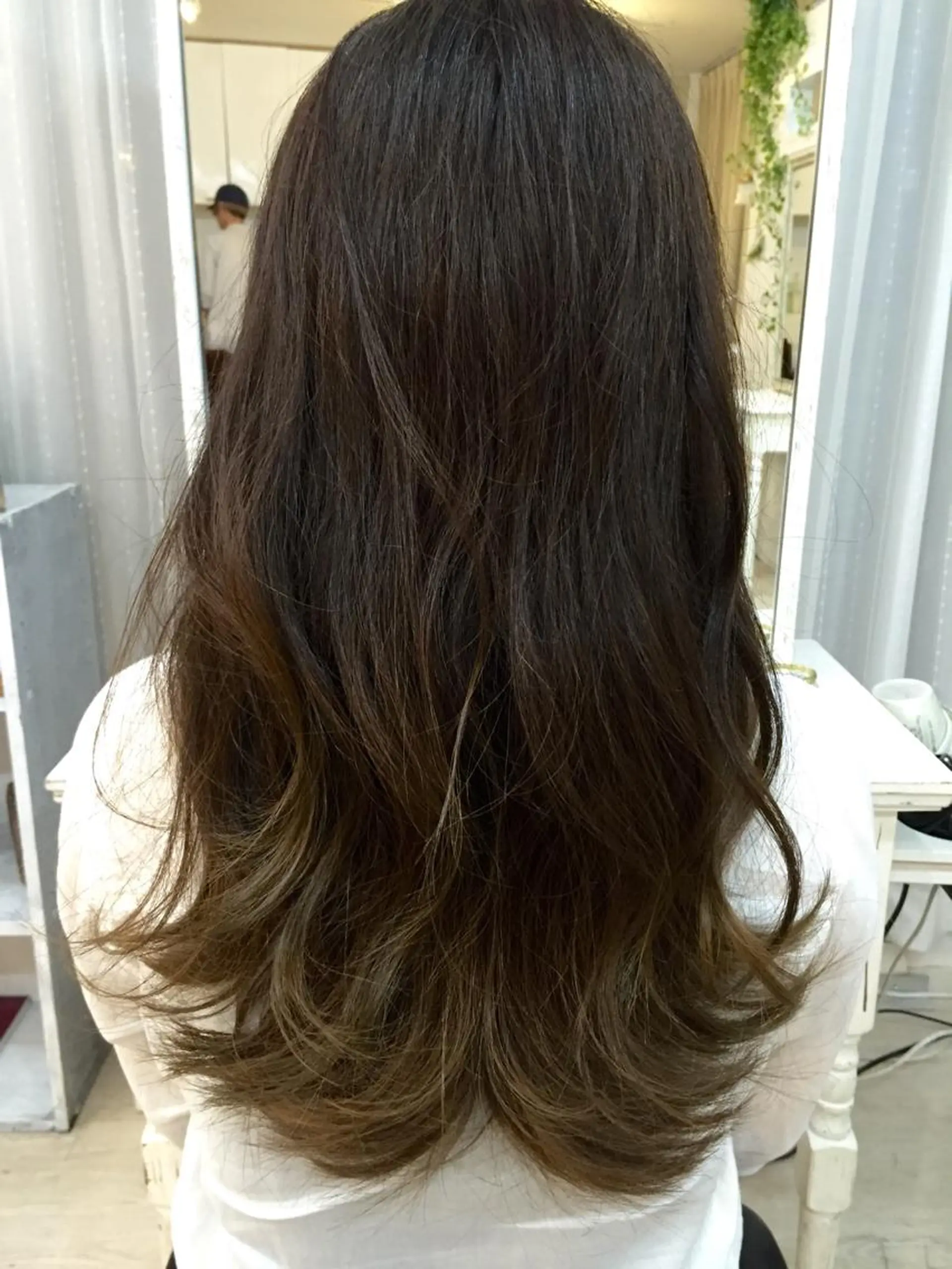 ショート ミディアム セミロング ロング カラー グラデーションカラー グレージュ オリーブグレージュ オリーブグレー LIBERTY所属・【代表】田川 祐也のヘアスタイル