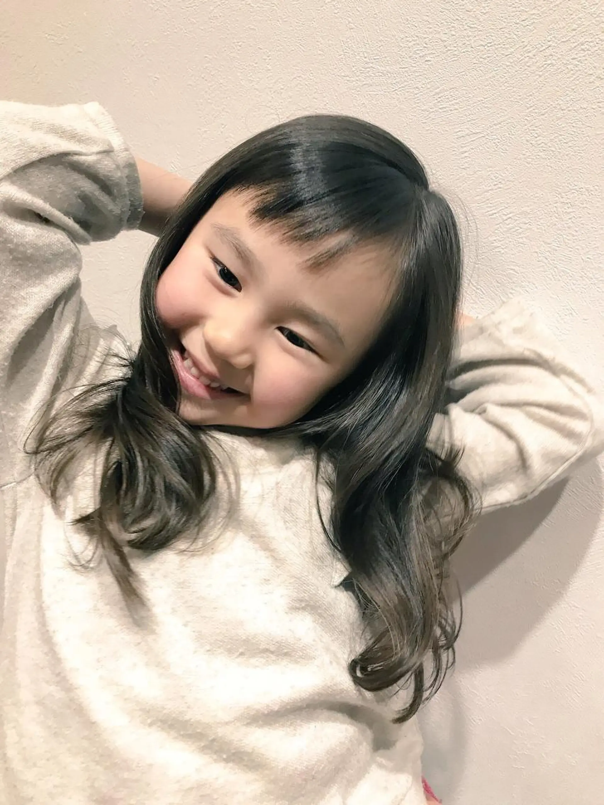 セミロング 渡辺 ちせのヘアスタイル