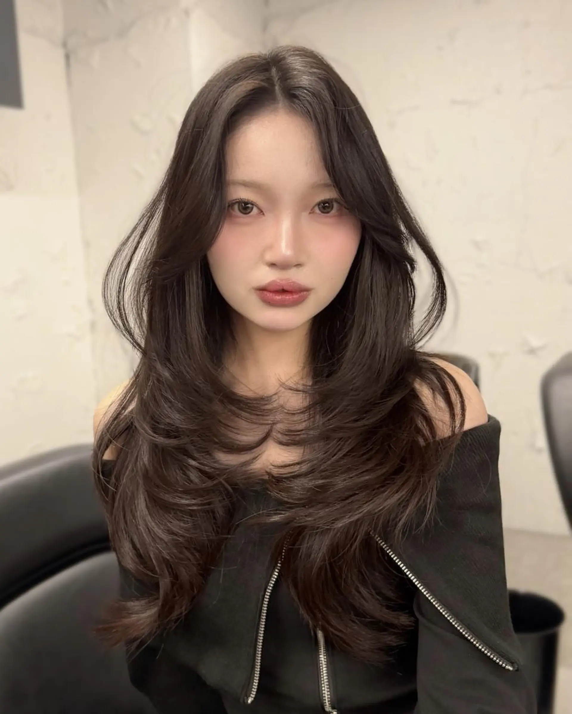 ロング カラー 🪽韓国暗髪ヘア🪽 DANCE渋谷🤍のヘアスタイル