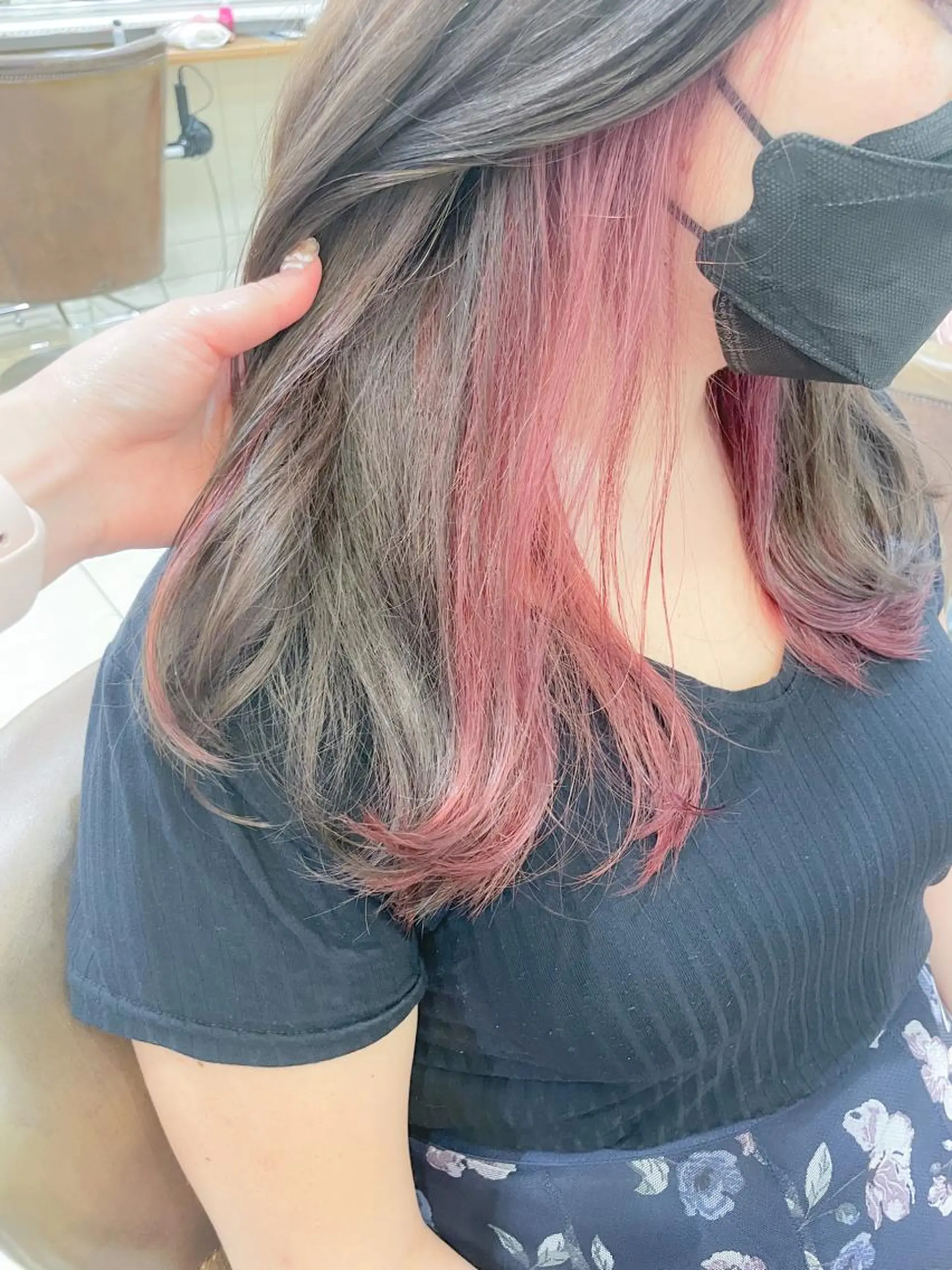 ミディアム カラー インナーカラー ピンクカラー ヘアカラー ✨カラー支持No.1 🧸ワキ カナコ🧸のヘアスタイル