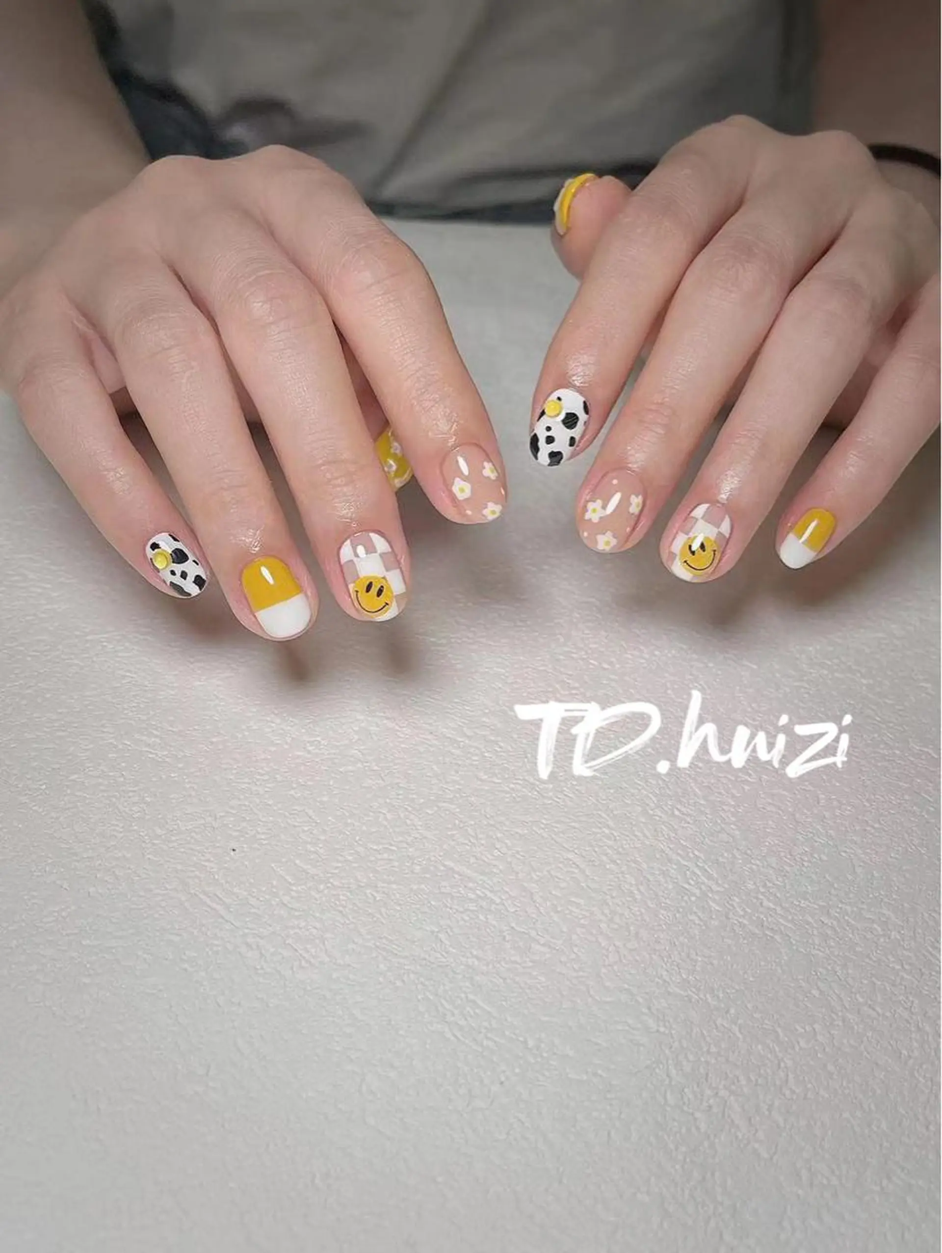 ショート めぐみのネイルサロン スタッフ練習のネイルデザイン