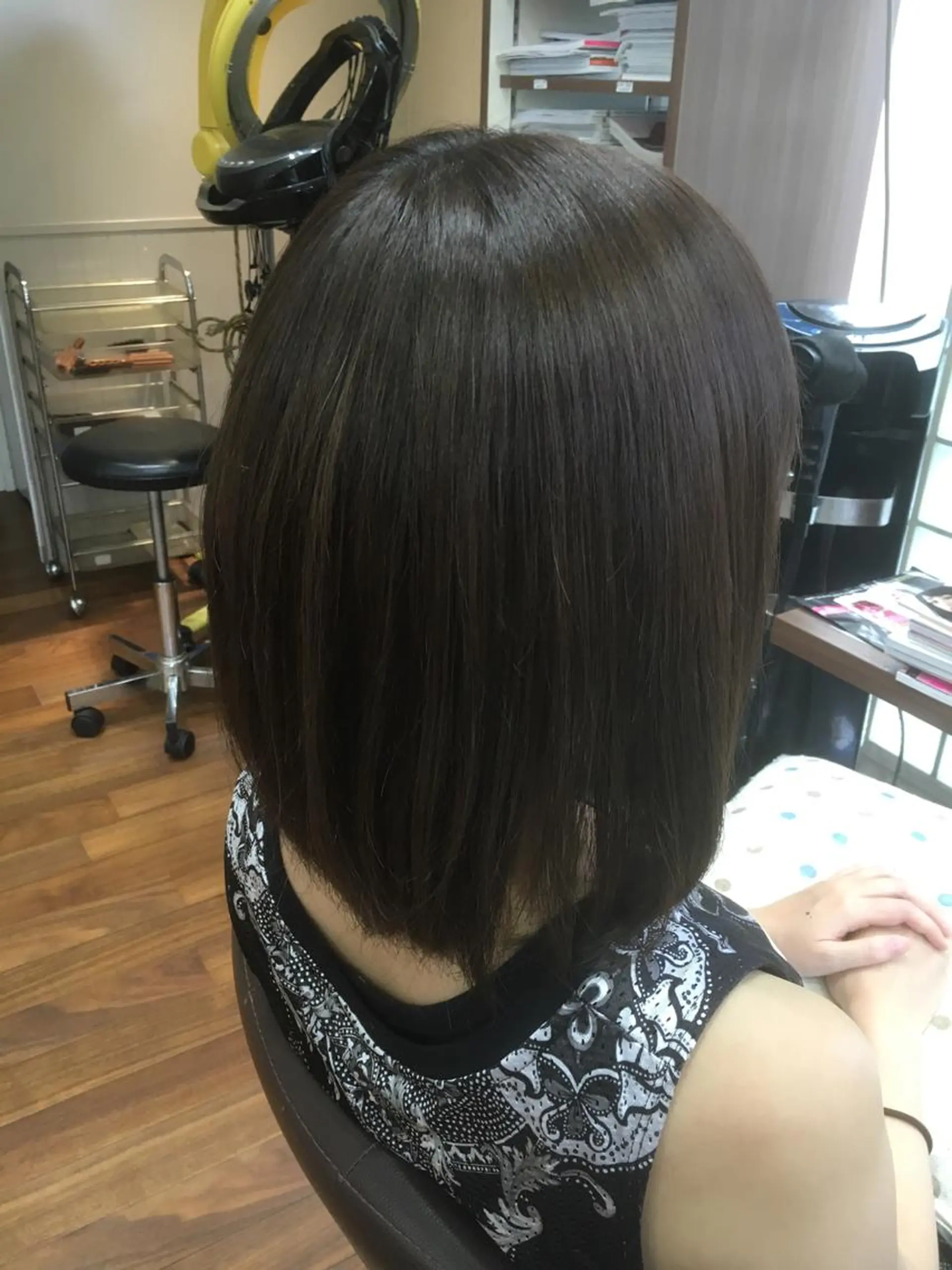 カラー グレージュ 東條 克義のヘアスタイル