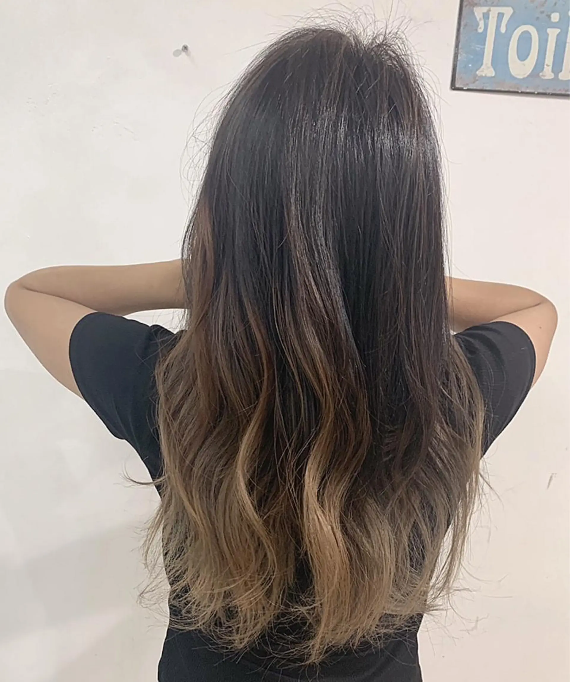 ロング カラー アッシュ バレイヤージュ ブリーチ デザインカラー グレージュ カット ヘアカラー トリートメント 京都大人女性ショート 徒歩1分/秋山のヘアスタイル