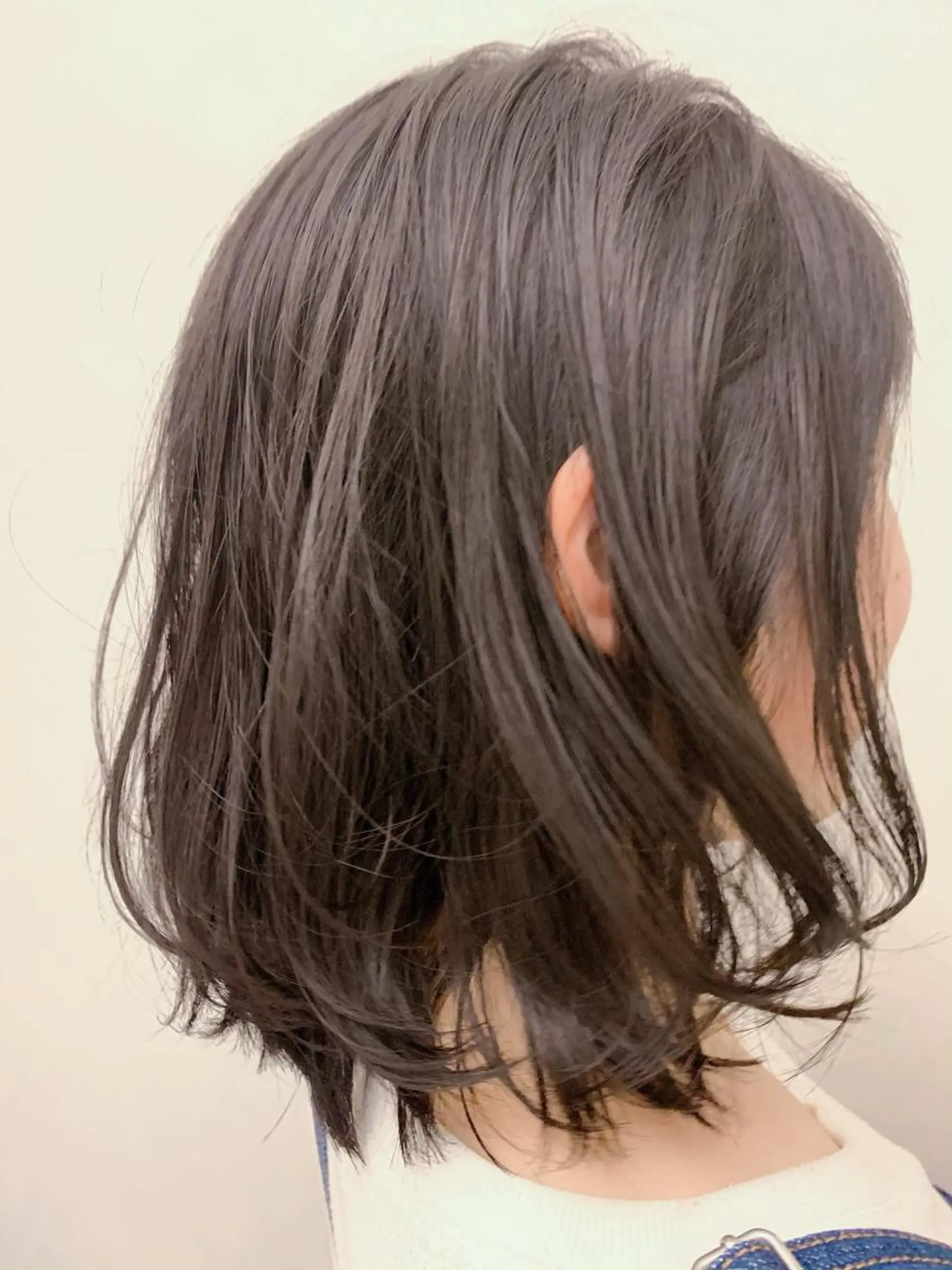 ミディアム カット ✨白髪ぼかし 🍀MINAKO☆のヘアスタイル