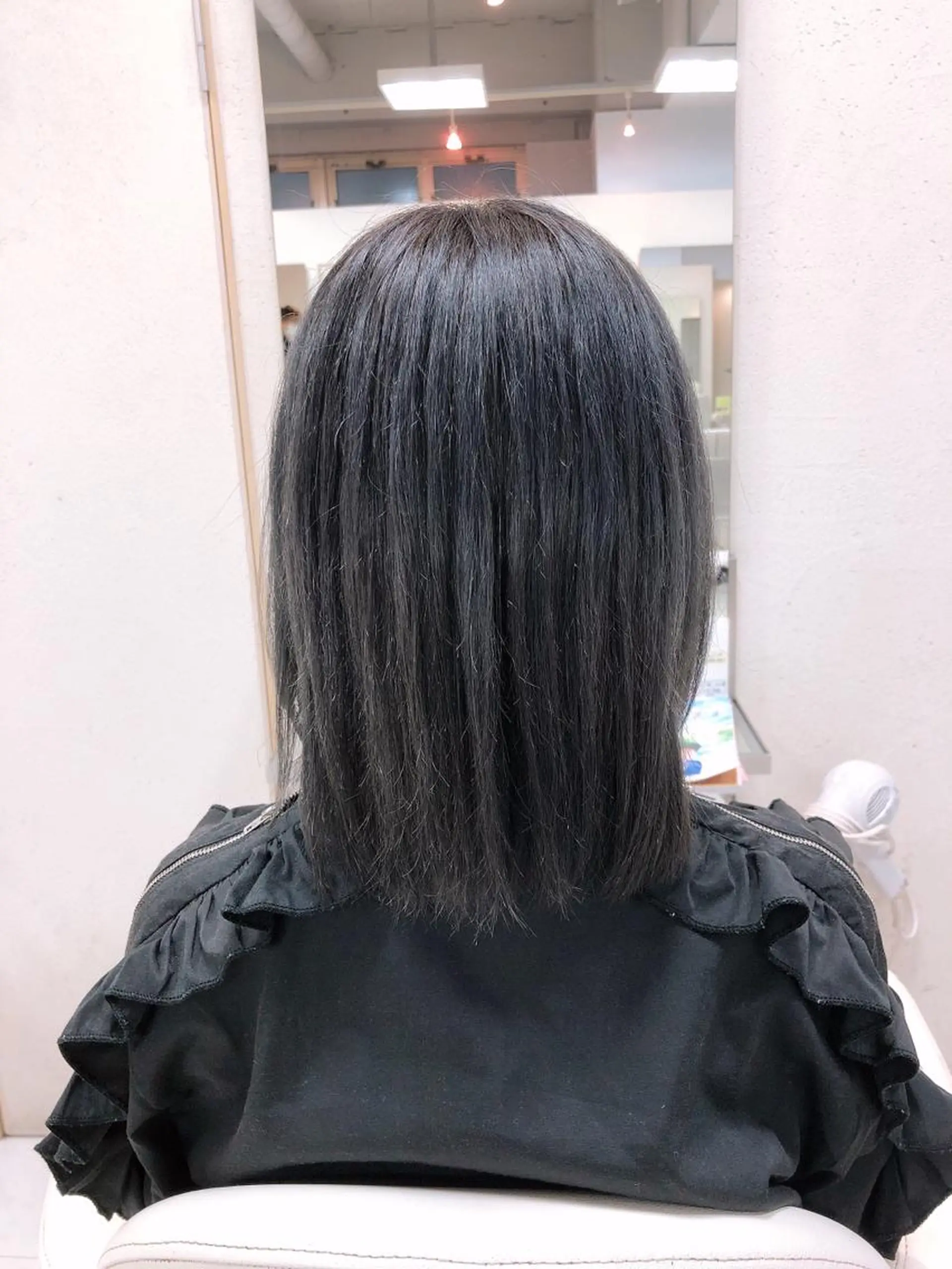 ショート ヘアカラー 阿部 美咲のヘアスタイル