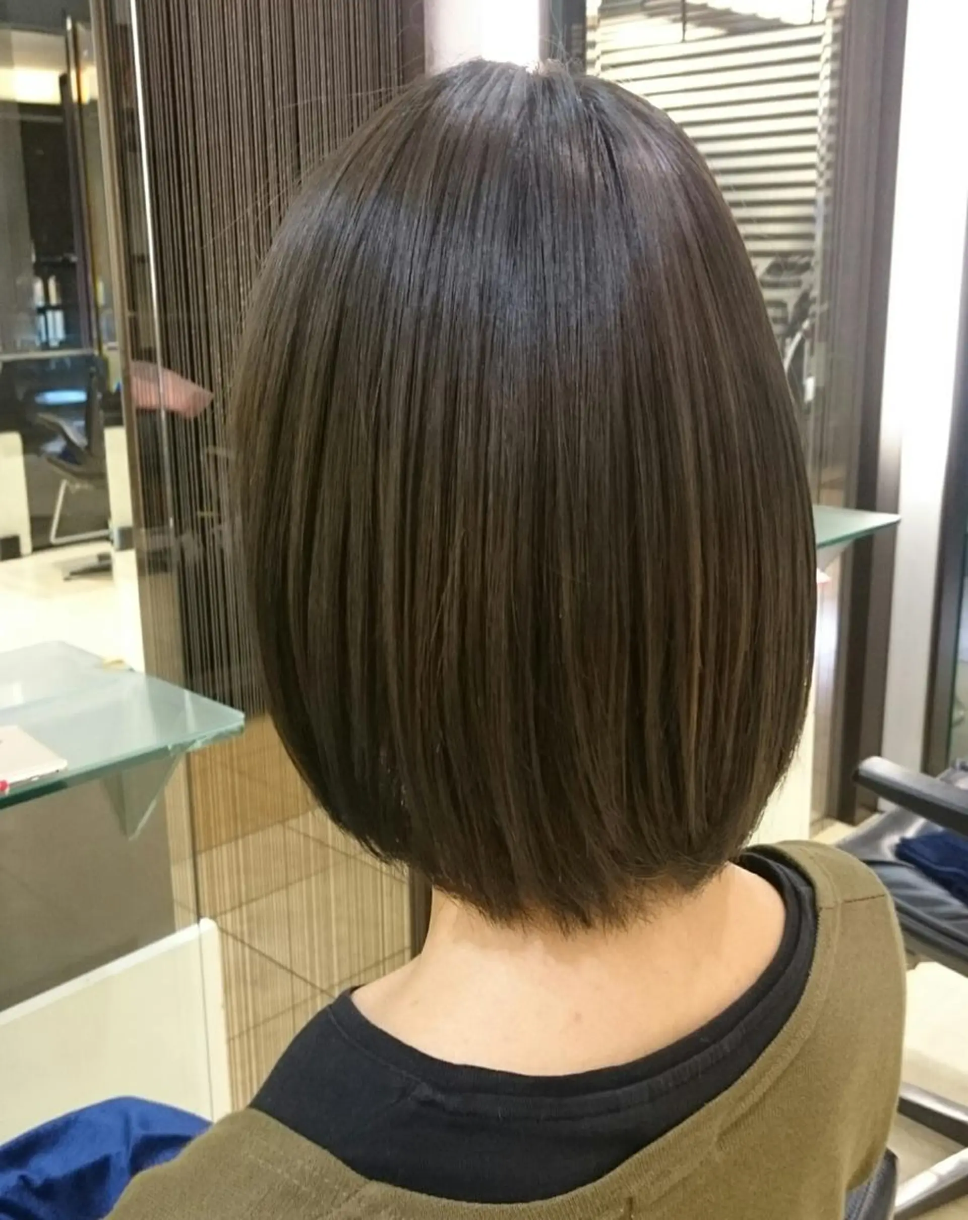 カラー アッシュ アッシュグレー アッシュグレージュ グレージュ ボブ - -のヘアスタイル