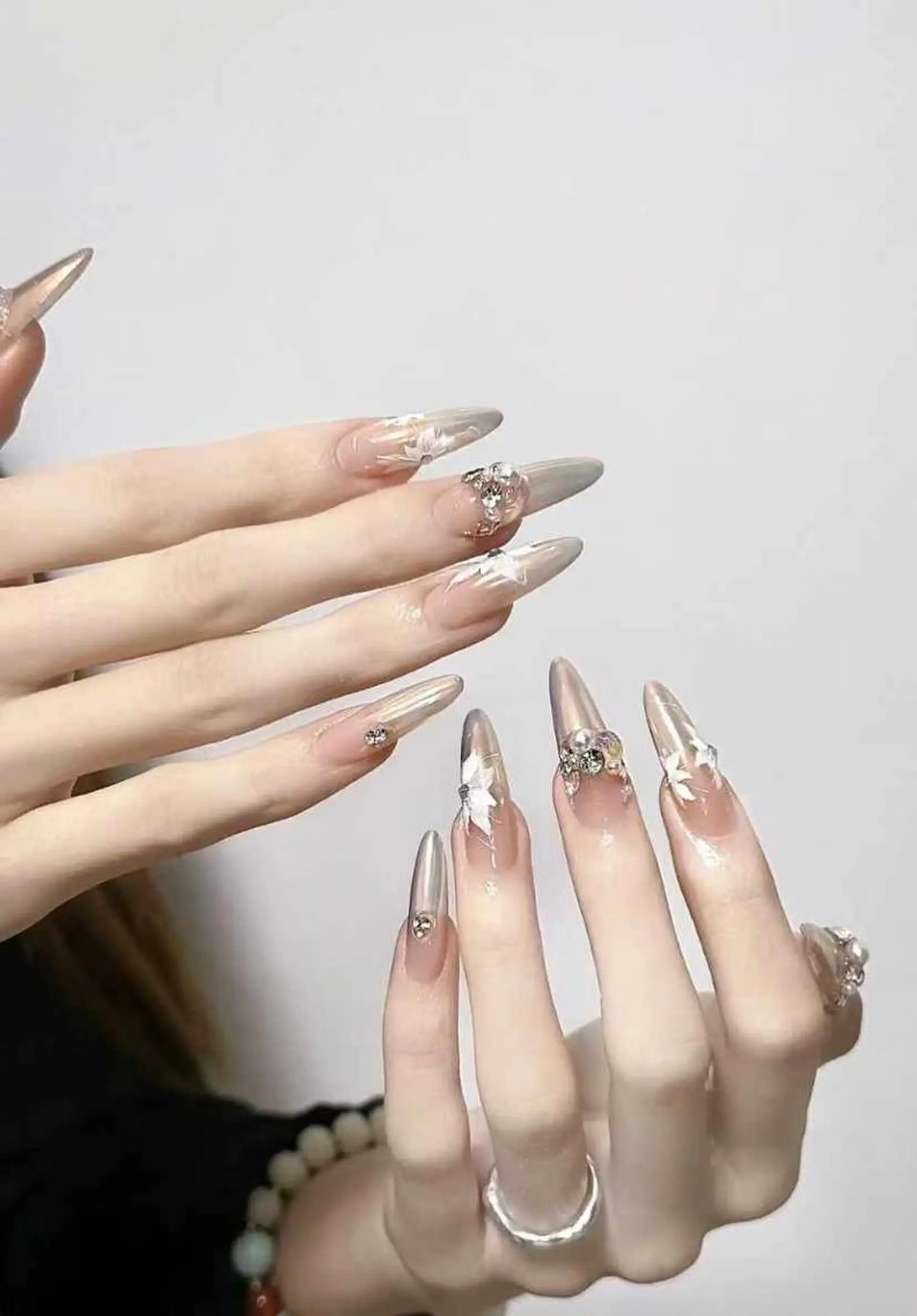 ネイル VIVIAN リサのネイルデザイン