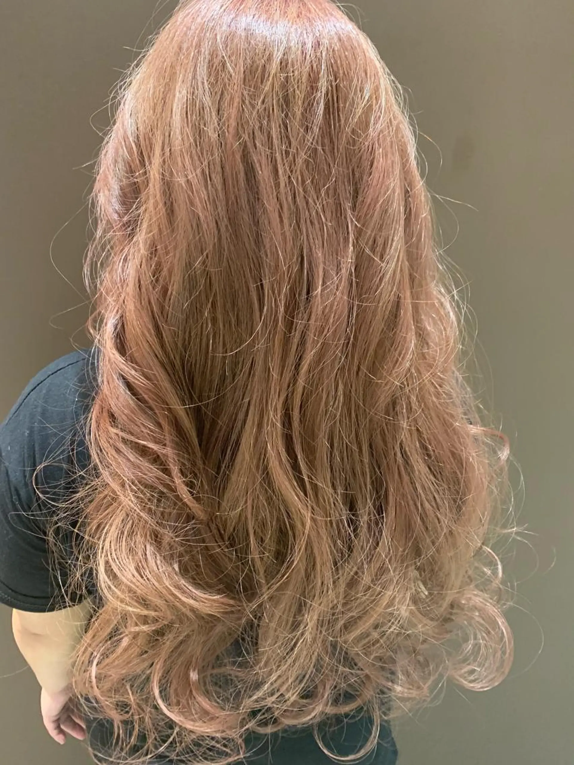 セミロング カラー ヘアアレンジ ベージュカラー ピンクカラー ピンクベージュ きむえり/髪質改善 /うねり広がり改善のヘアスタイル