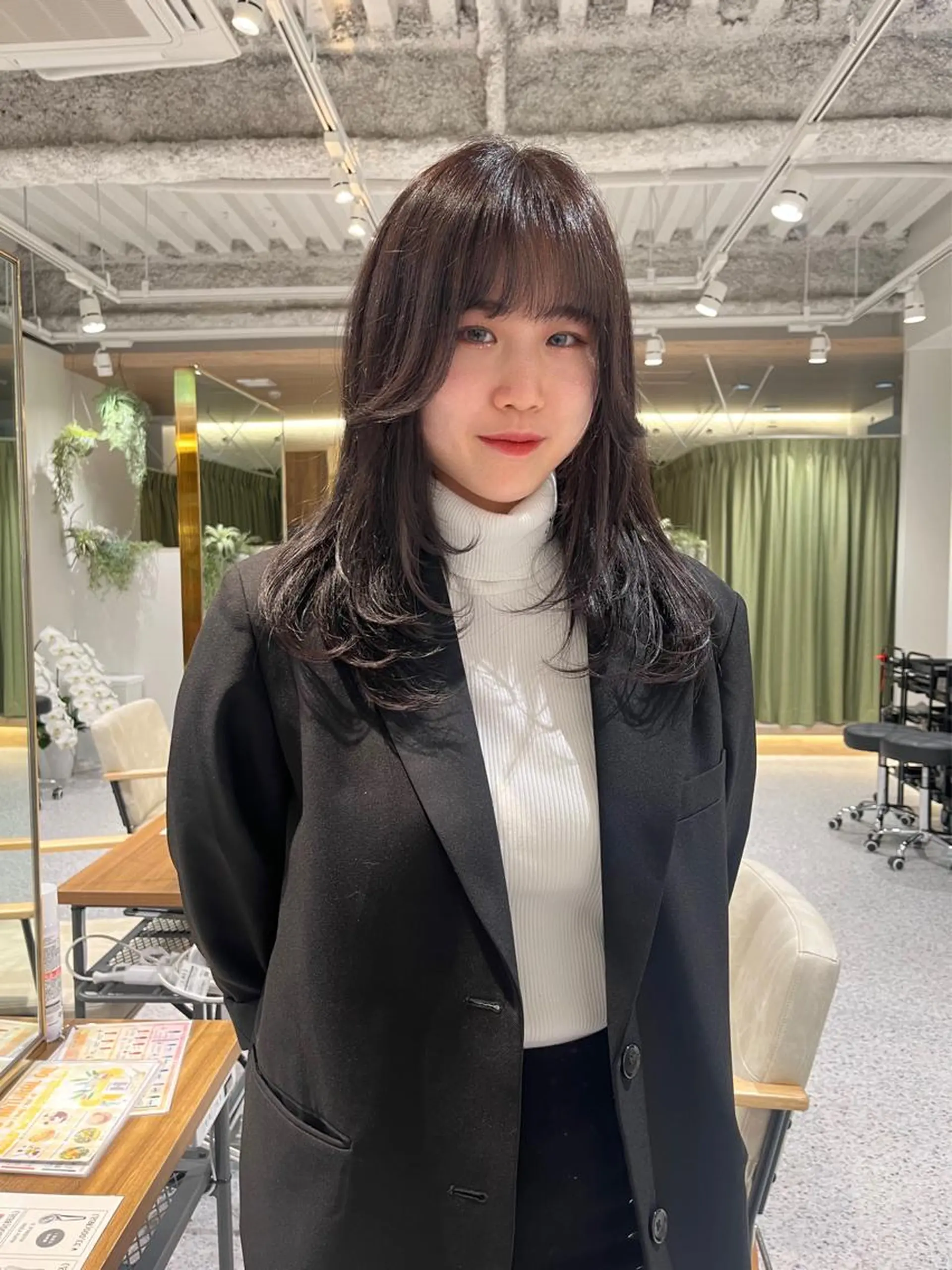 セミロング カラー ダークグレー 韓国風ヘア レイヤーカット ヘアセット🎀パーマ Tsubasaのヘアスタイル