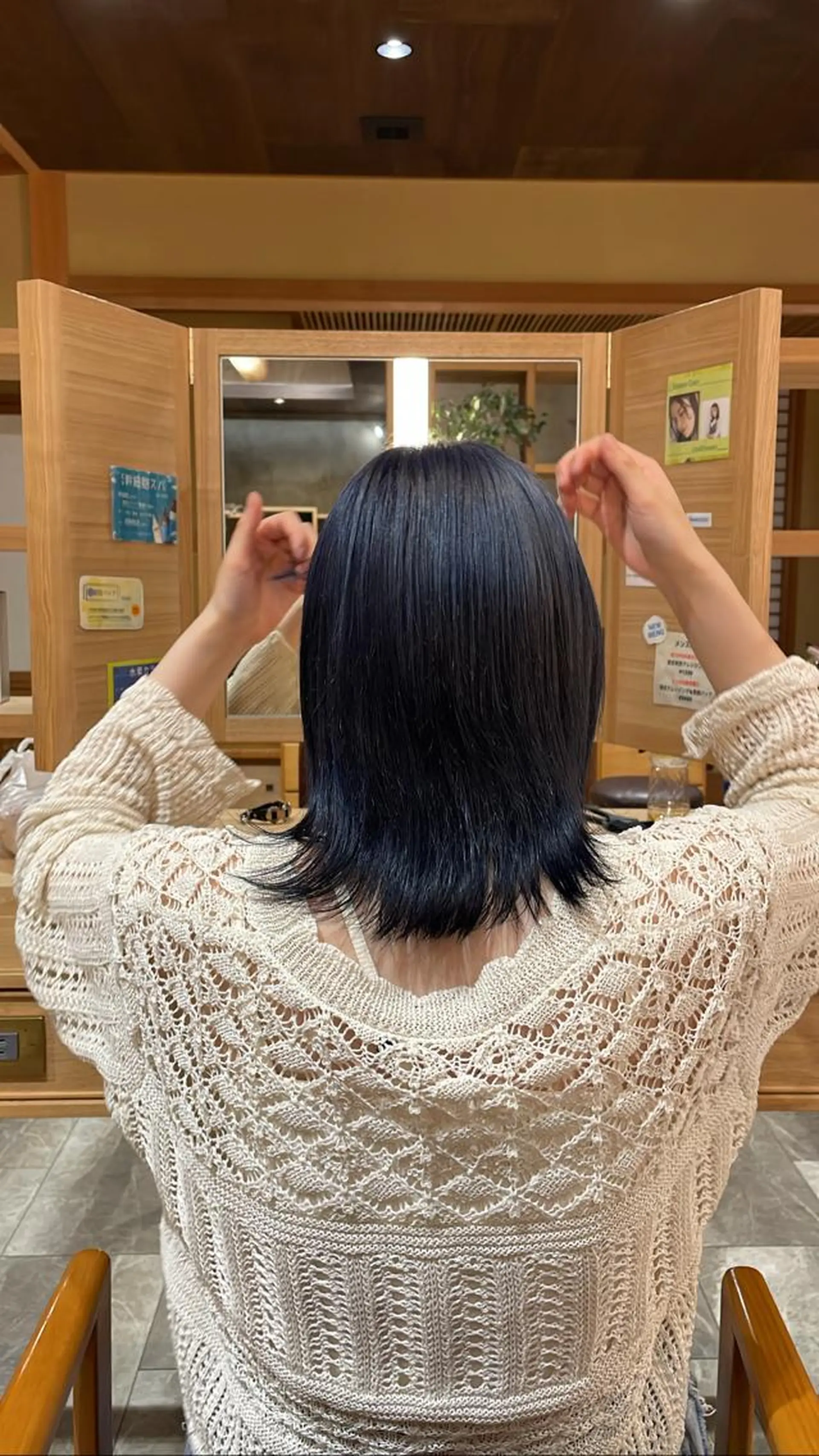 ミディアム カラー ブルーカラー ハイトーンカラー ネイビーカラー シルバー ヘアカラー トリートメント MAUVE MIYUのヘアスタイル