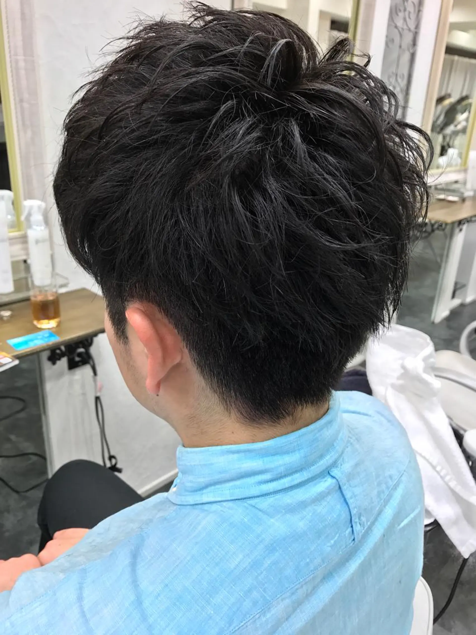 ショート カラー パーマ メンズ ツーブロック レイヤーカット イシイ リョウヘイのヘアスタイル