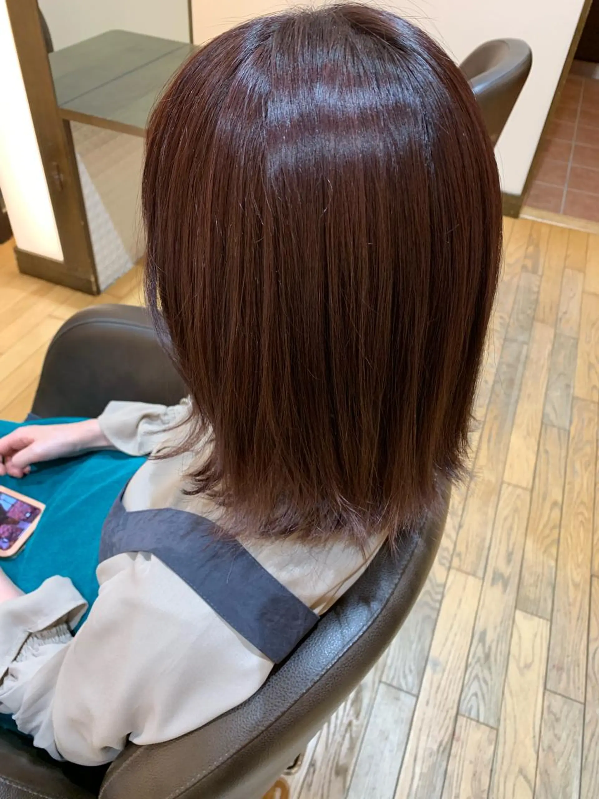 ミディアム カラー 齊藤 衣梨佳のヘアスタイル