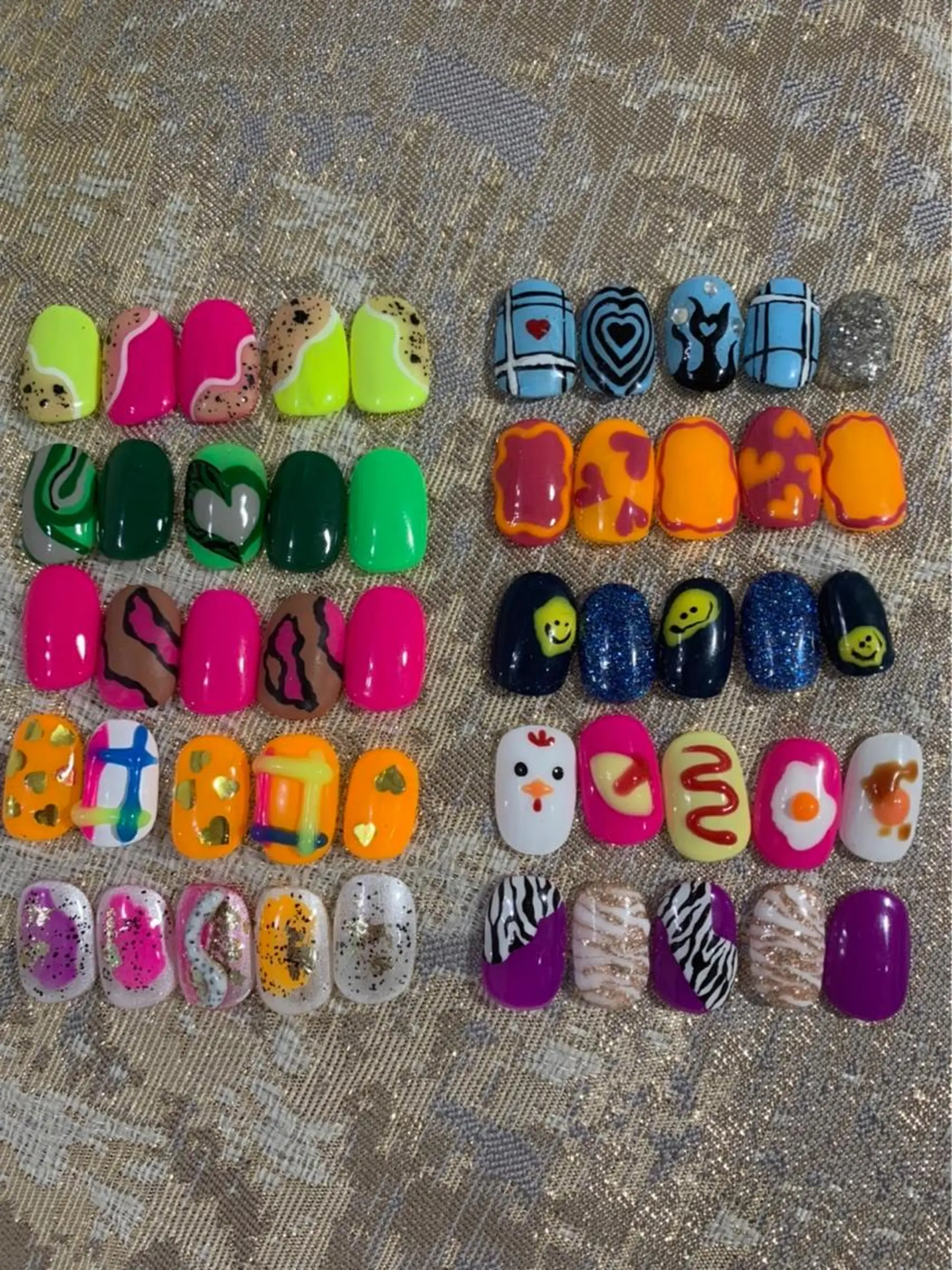 ネイル 艶々の美爪を〜 【リリアーナ】のネイルデザイン