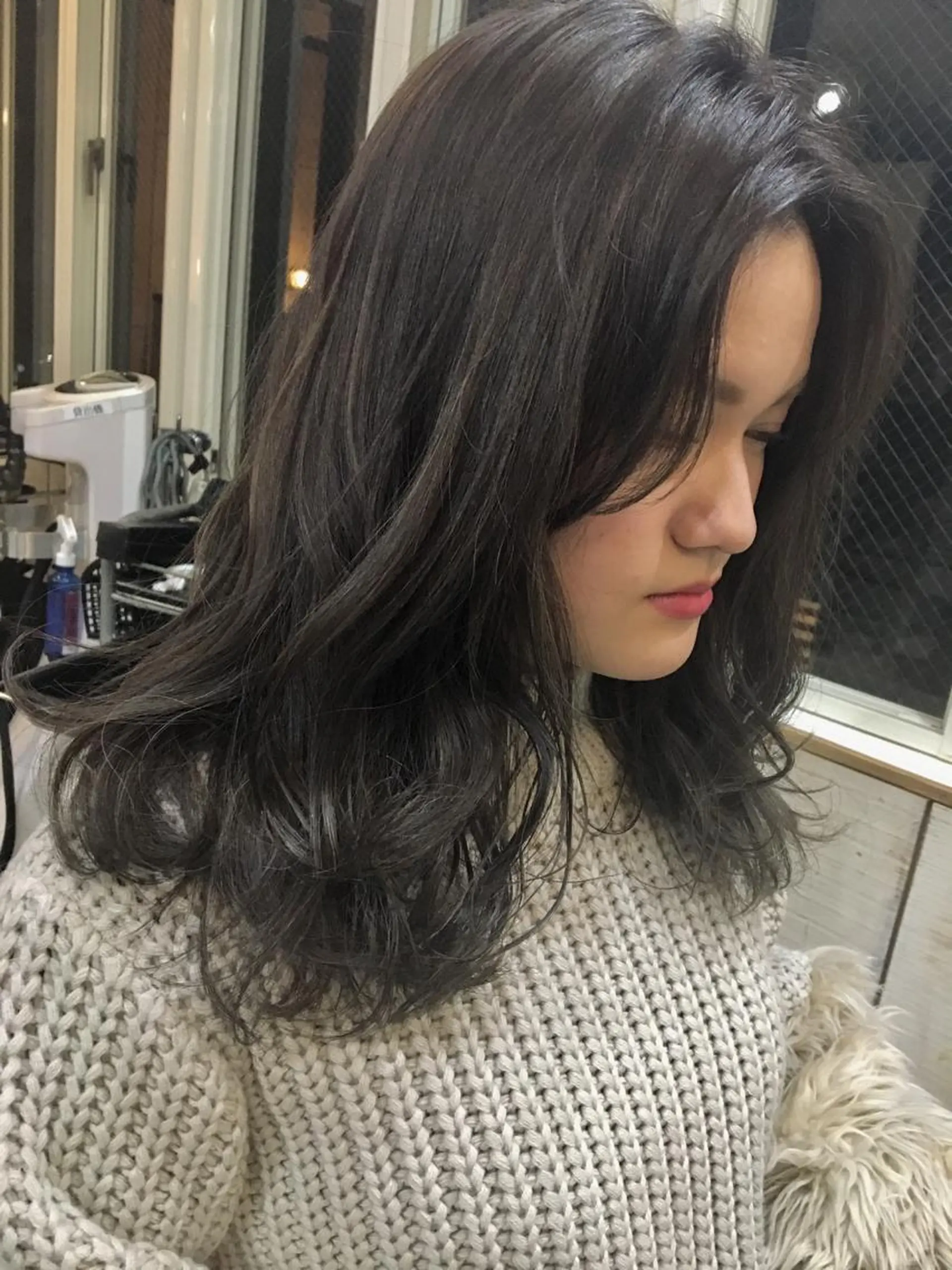 セミロング ハイライト ade omotesando所属・鷺谷 玲奈のヘアスタイル
