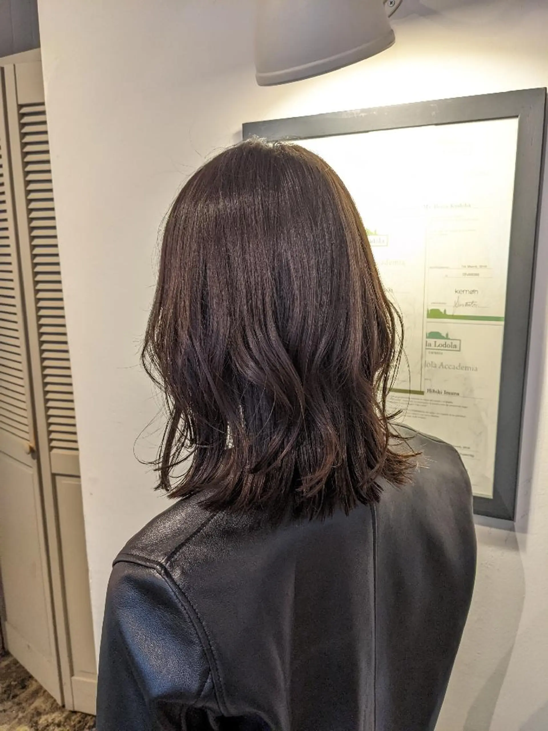 ミディアム カラー グレージュ 外ハネヘア カット ヘアカラー トリートメント newi 天王寺 masakoのヘアスタイル